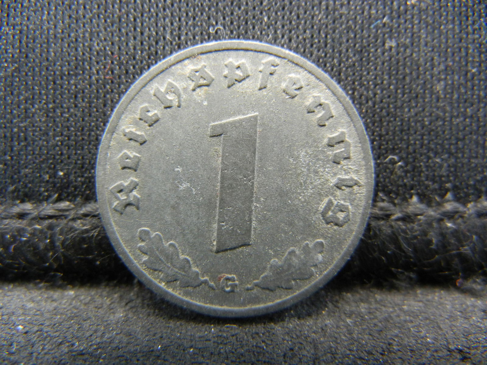1941-G German Deutsch Reich 1 Reichspfennig "Swastica": 1941-G German Deutsch Reich 1 Reichspfennig "Swastica" Coin.