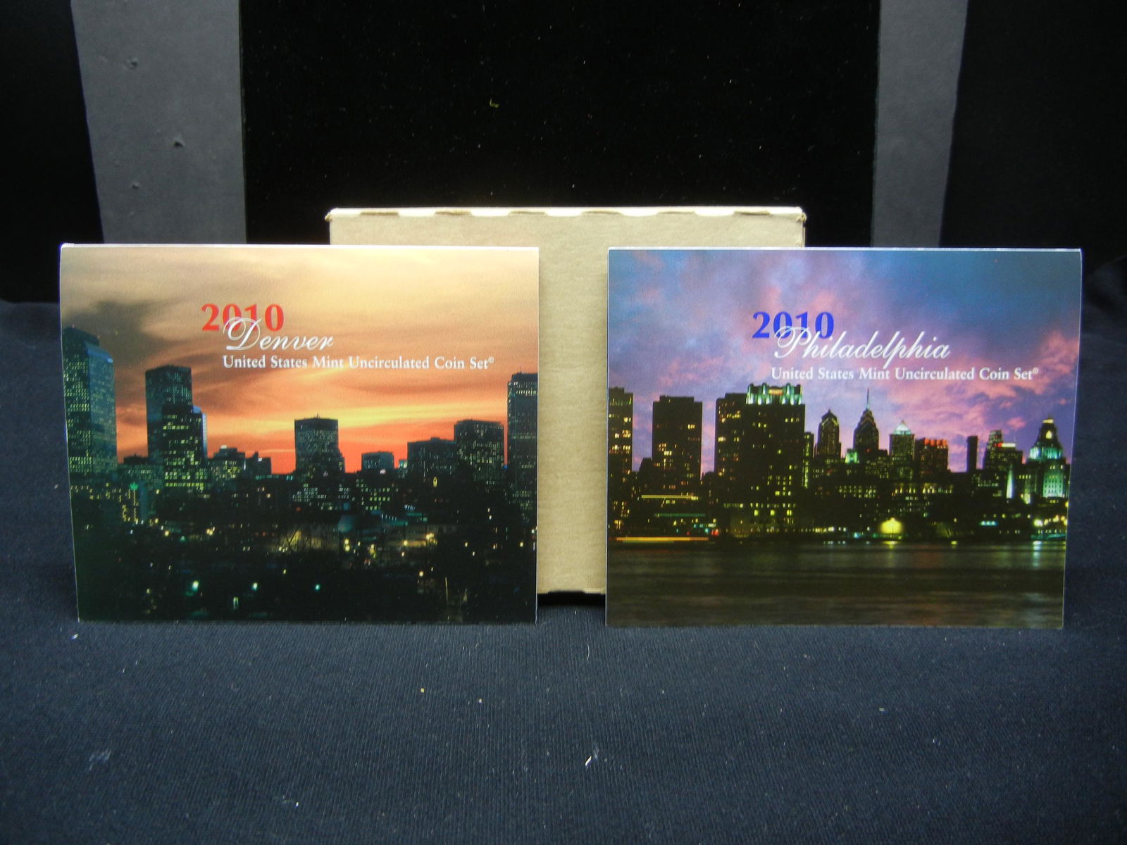 2010 US mint set in original package. 10P and 10D (1 of 7)