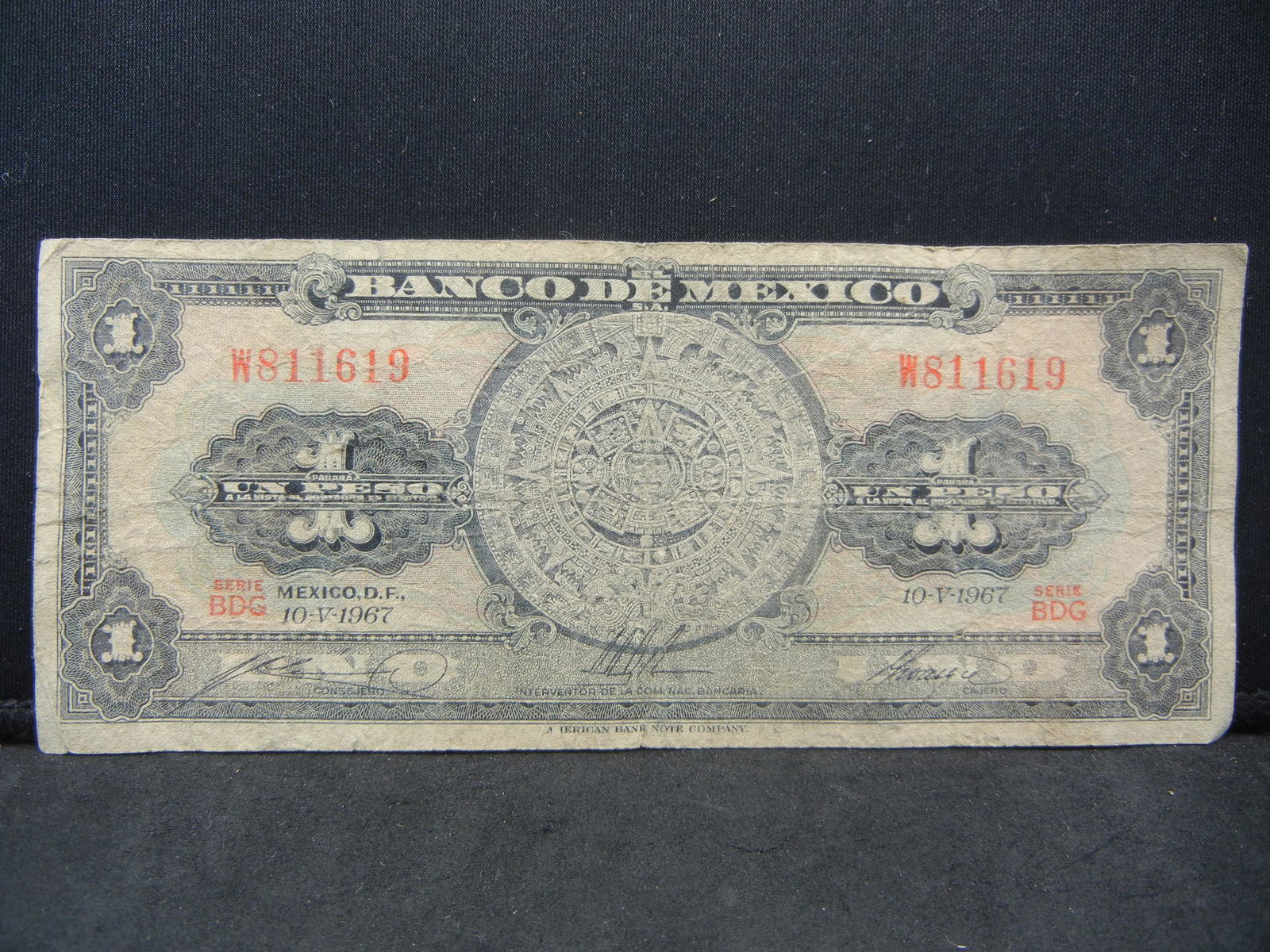1967 Mexico 1 Peso Bank Note. Serial # W811619 (1 of 3)