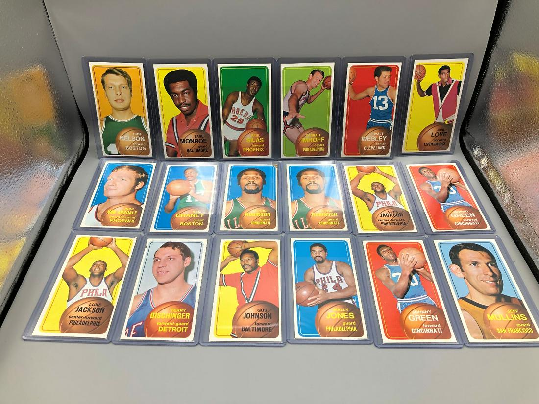 1970-71 Topps Basketball Lot of 18 Cards - Varying: 1970-71 Topps Basketball Lot of 18 Cards - Varying Conditions - Don Nelson, Earl Monroe