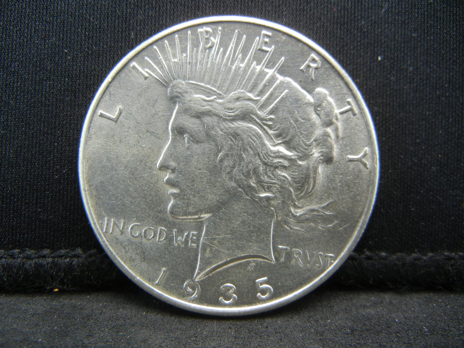1935 Peace Dollar CH Bu Better Date (1 of 2)