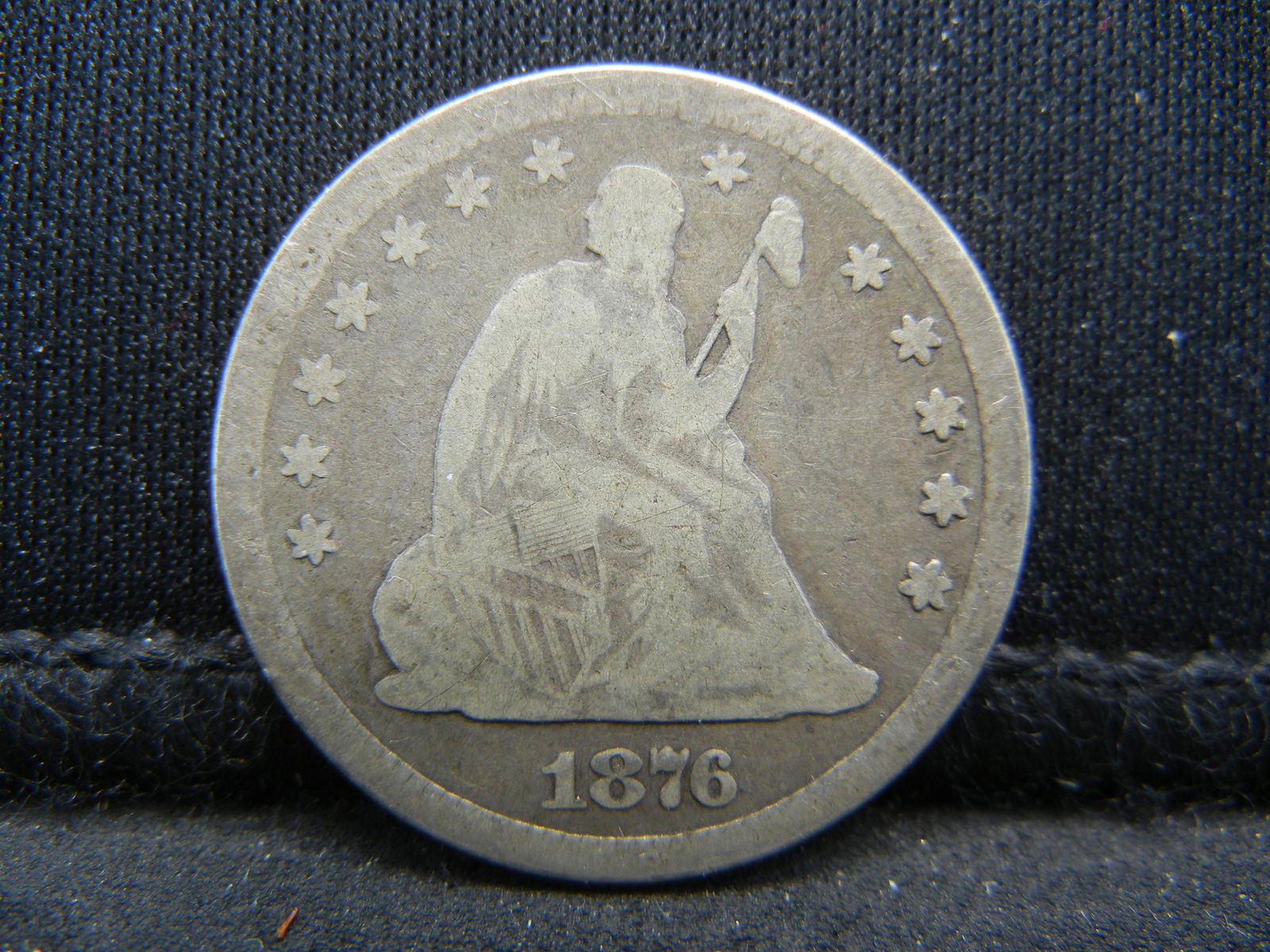 1876 Seated US Centennial Quarter. Nice coin (1 of 2)