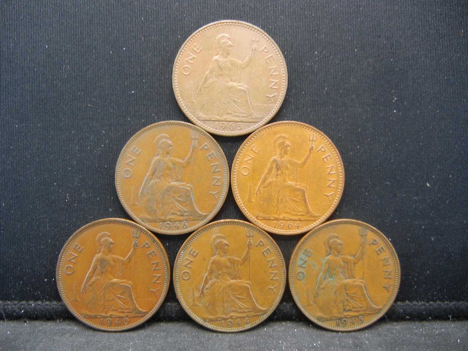 Great Britain Penny Lot 1940 1944 1945 1946 1964 1965: Great Britain Penny Lot 1940 1944 1945 1946 1964 1965 6 Coin Collection