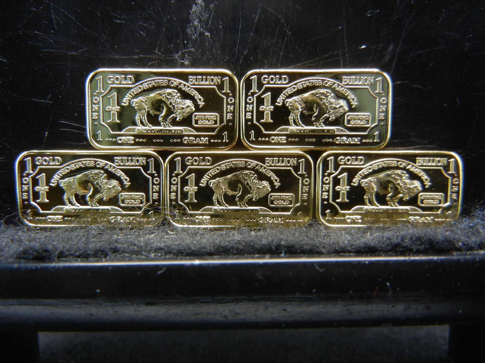 Clad 5 One Gram 100 Mills .999 Fine Gold Buffalo: Clad 5 One Gram 100 Mills .999 Fine Gold Buffalo Collector Bar Clad