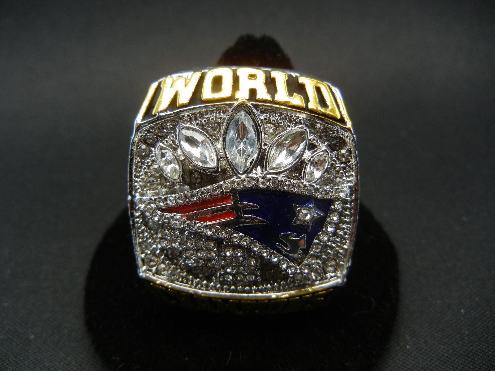 2016 New England Patriots Super Bowl Souvenir Ring Size: 2016 New England Patriots Super Bowl Souvenir Ring Size 11