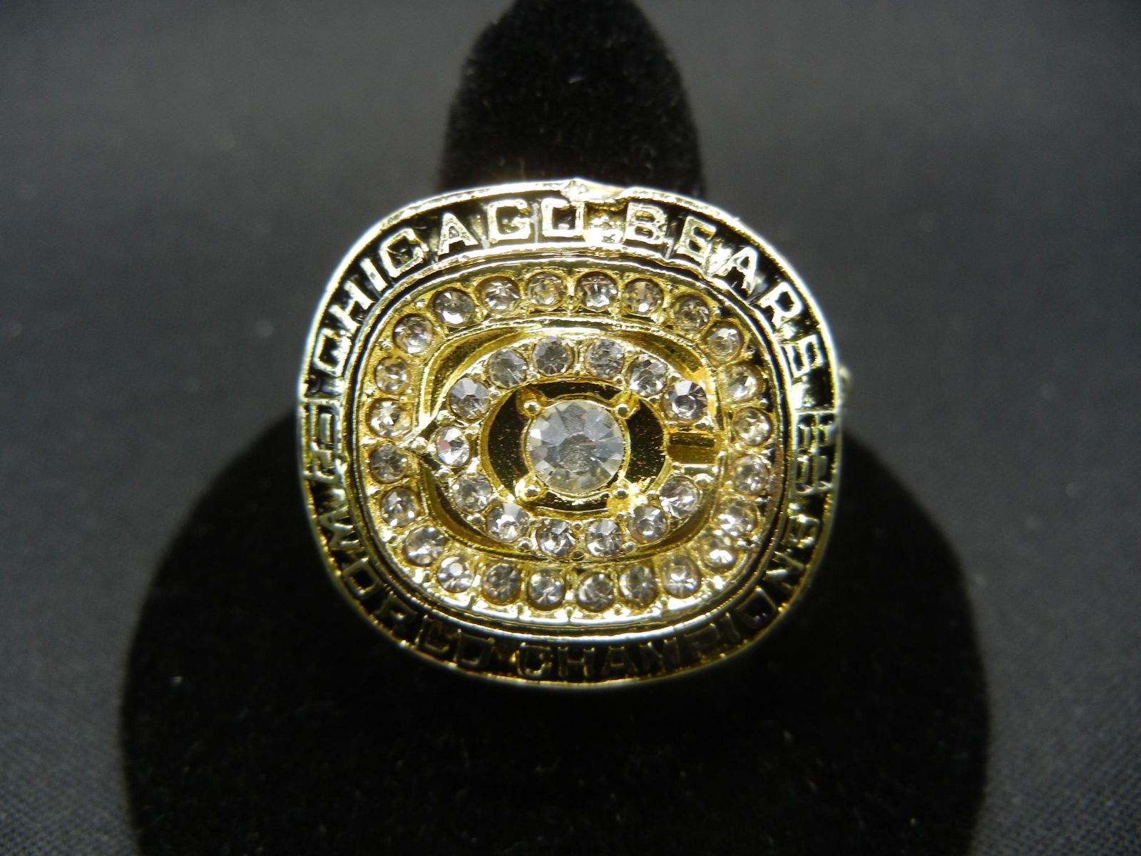1985 Chicago Bears Super Bowl Souvenir Ring Size 11 (1 of 3)