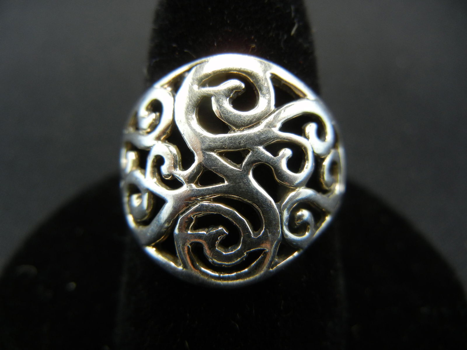 Ladies Size 7 3/4 Sterling Ring.  Filigree Dome Ring. (1 of 3)