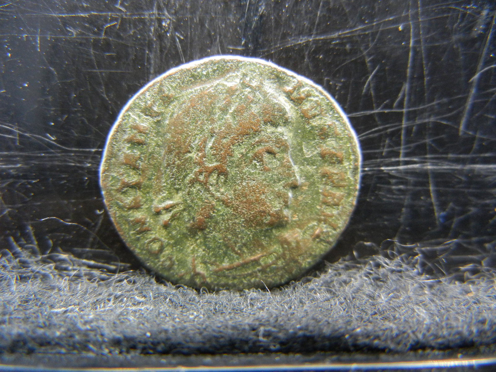175-330 AD ANCIENT ROMAN COIN: 175-330 AD ANCIENT ROMAN COIN