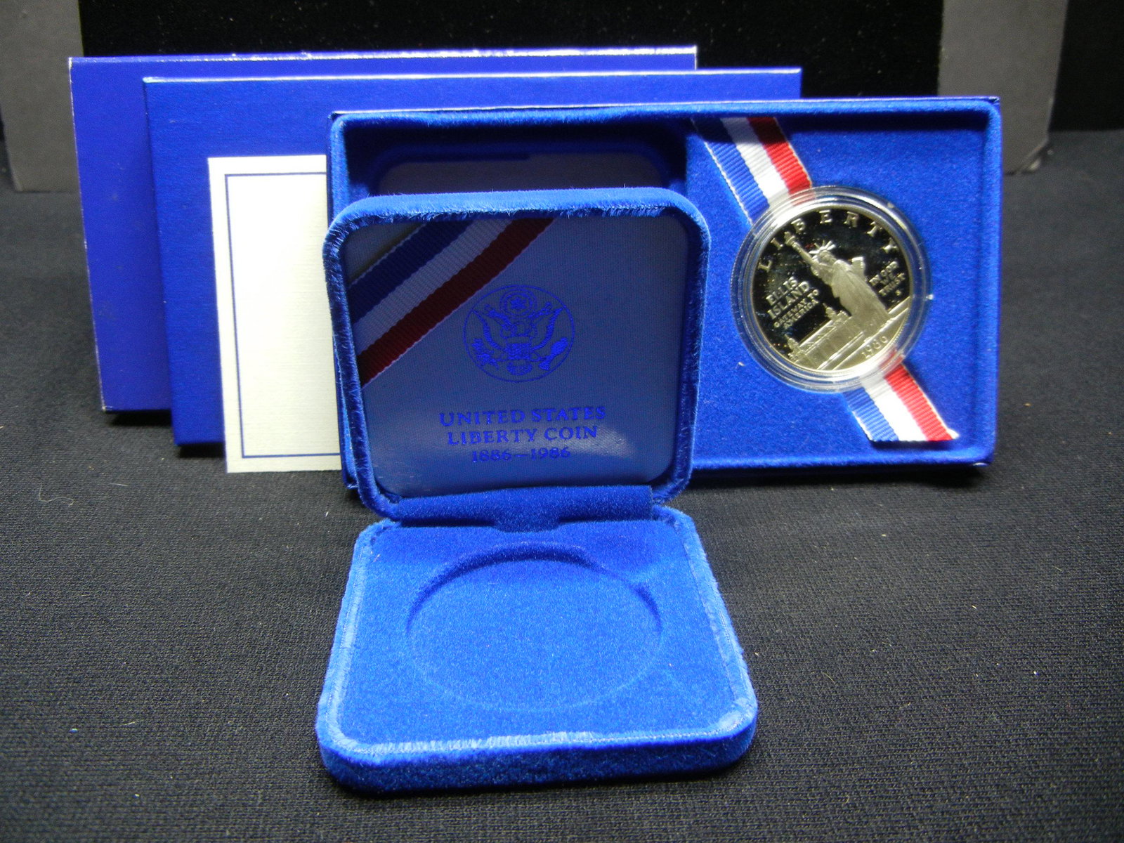 1986 United States Statue of Liberty Proof Silver: 1986 United States Statue of Liberty Proof Silver Dollar w/ Original Packaging