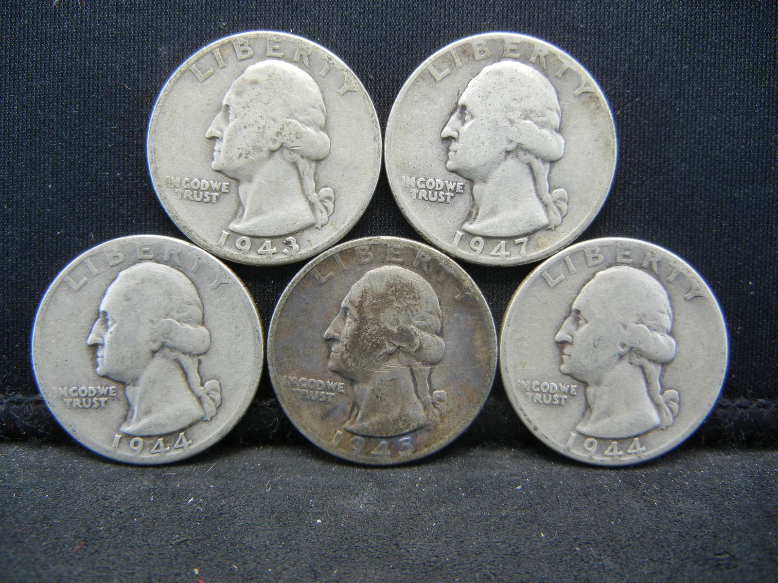 (5) Washington Quarters, 1943, 44, 44, 45, 47 (1 of 2)