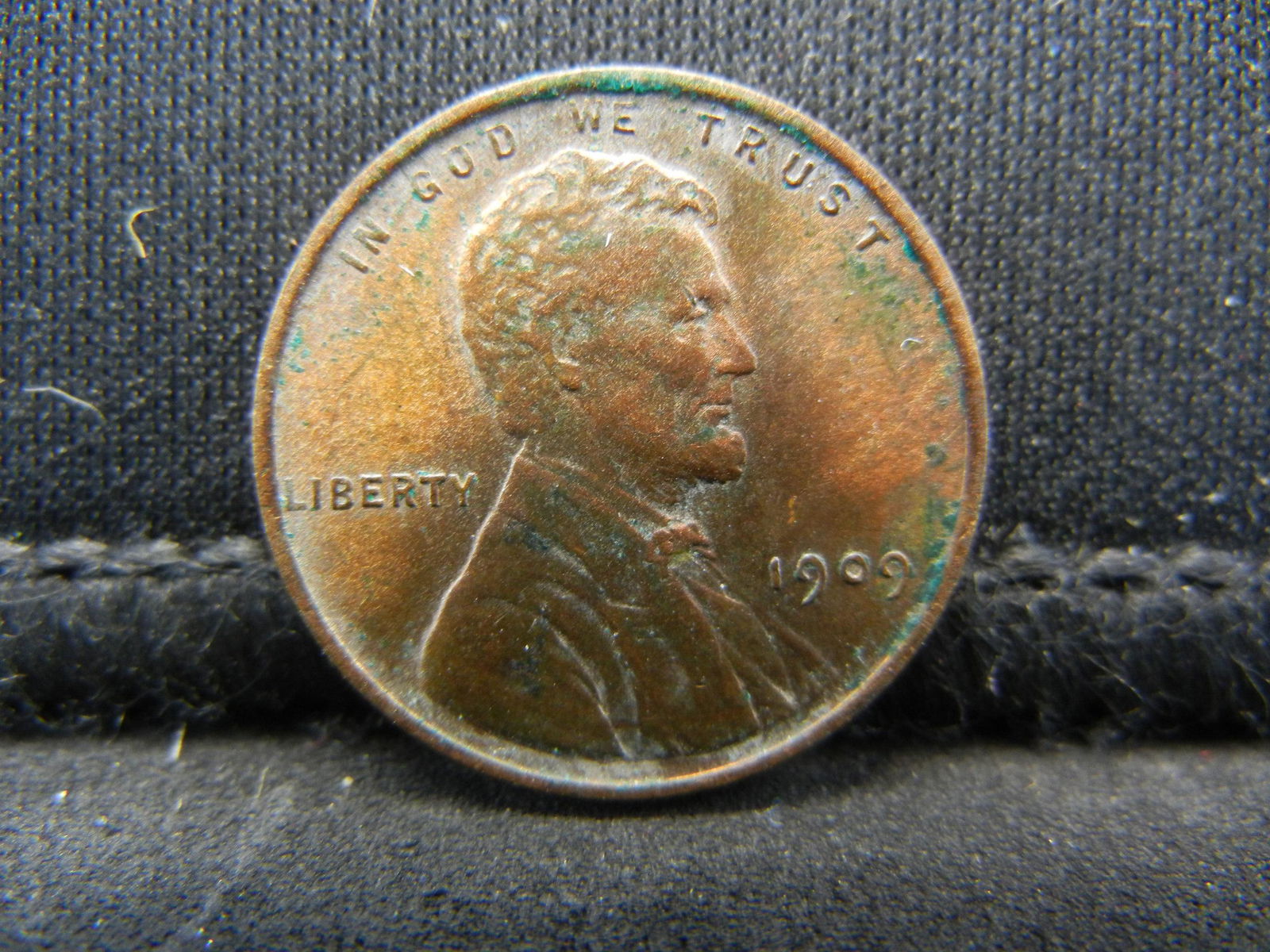 1909 V.D.B. Wheat Cent - Uncirculated - Beautiful (1 of 2)