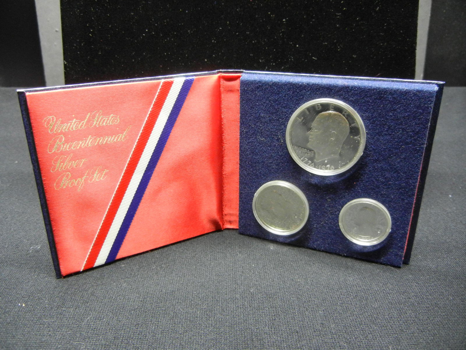 1976 Bicentennial 3-Coin 40% Silver Proof Set With (1 of 3)