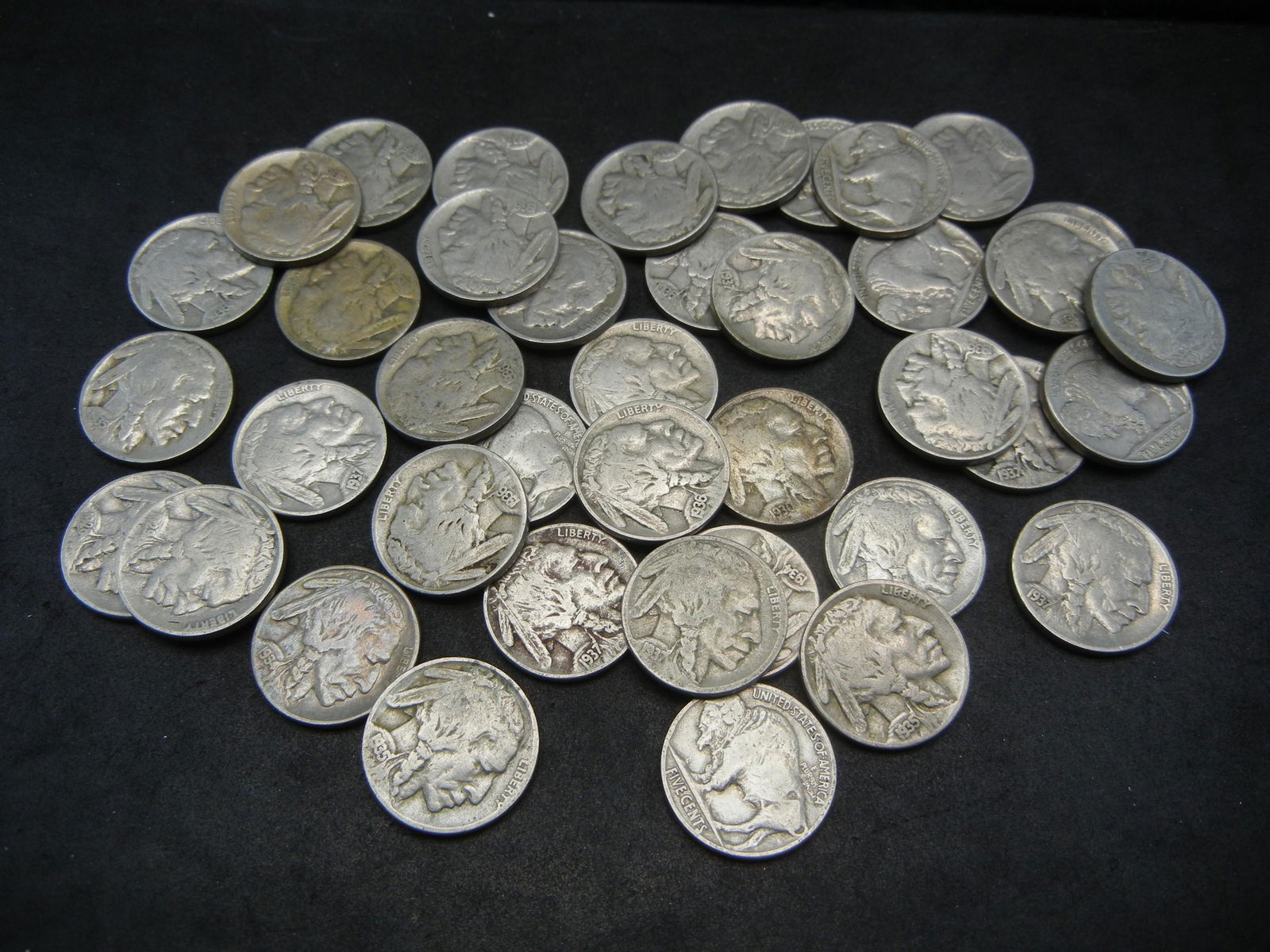 (40) Full date Buffalo Nickels.  Nice coins. (1 of 4)