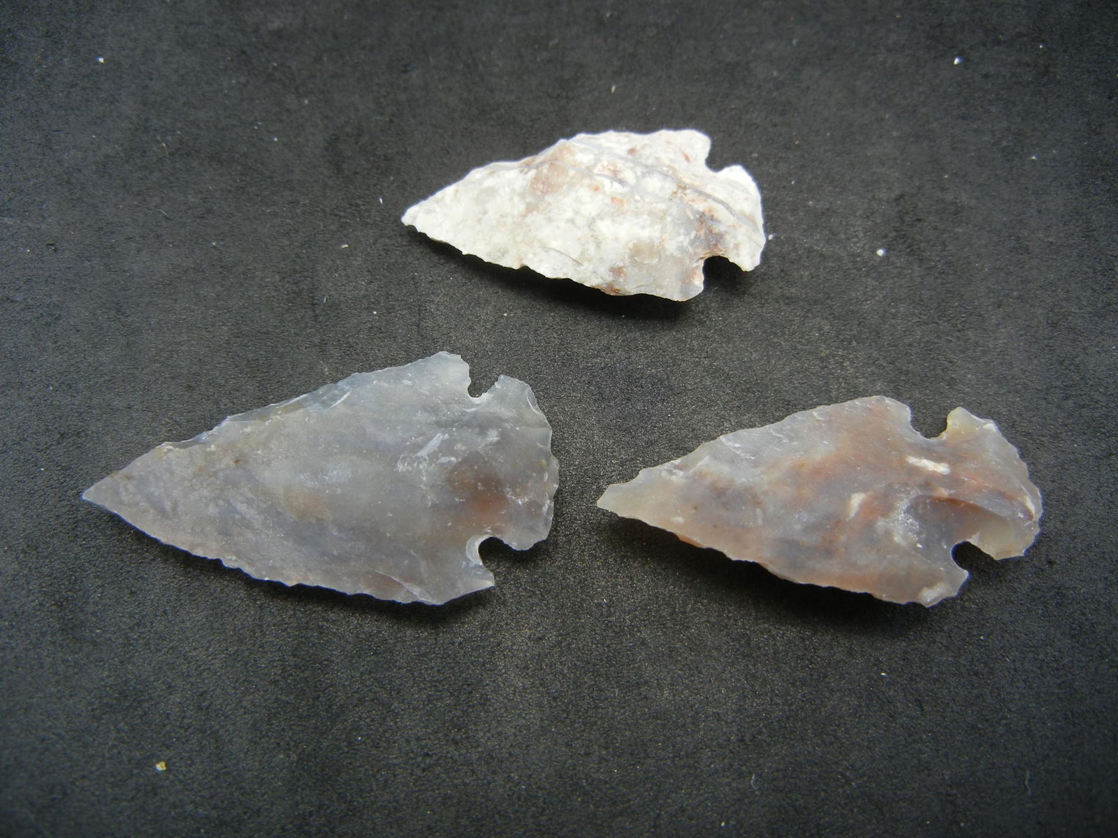 (3) ARROW-HEADS, AGE UNKOWN (1 of 4)