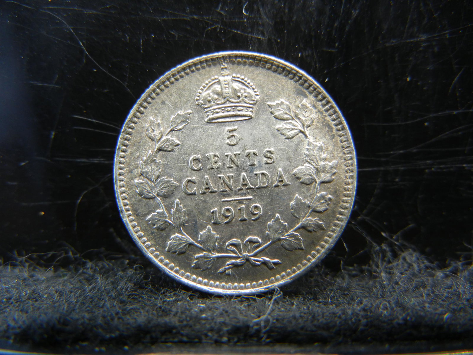 1919 Silver 5 Cent Canada High Grade (1 of 2)