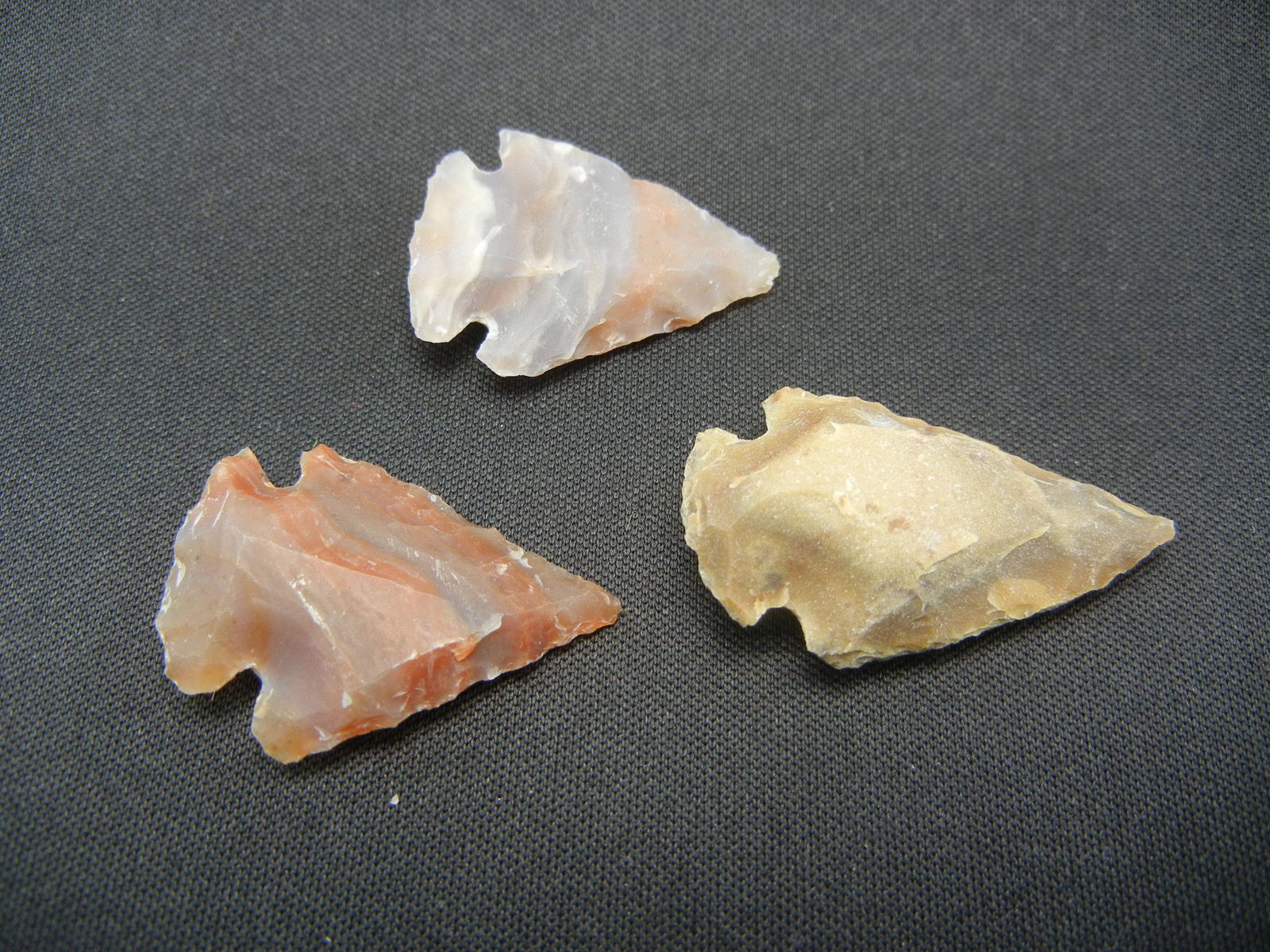 (3) ARROW-HEADS, AGE UNKOWN (1 of 4)