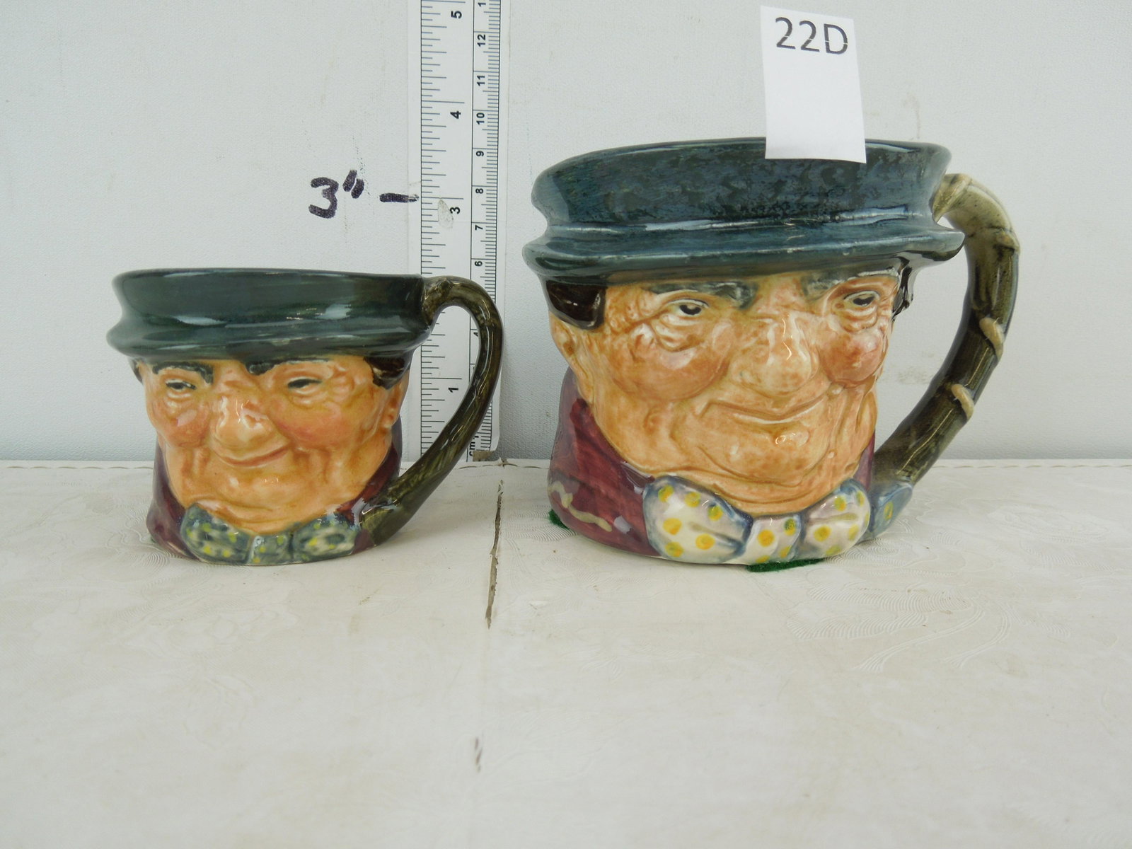 Royal Doulton Tony Weller Toby Mugs 3 inch and 2,25: Royal Doulton Tony Weller Toby Mugs 3 inch and 2,25 inch