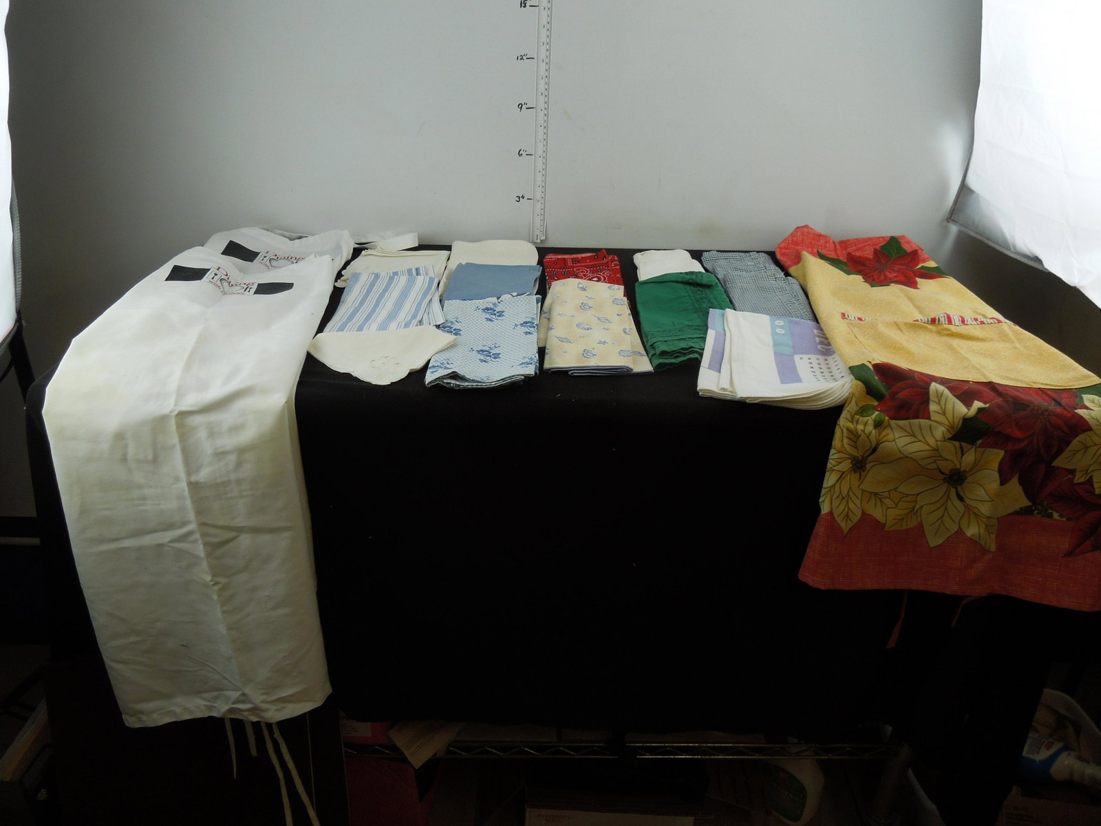 Lot of Cloth Napkins: Lot of Cloth Napkins
