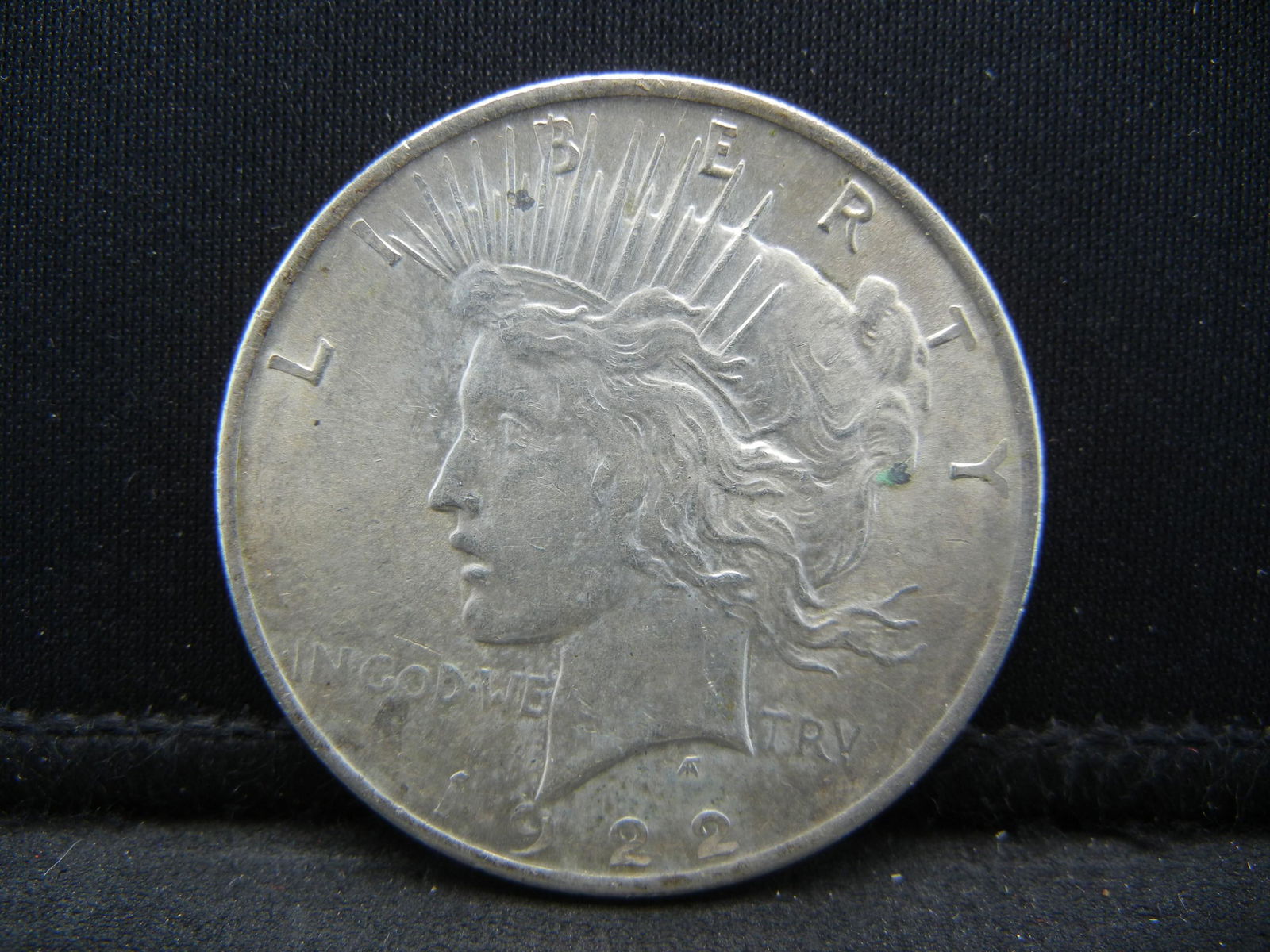 1922 Peace Dollar. Uncirculated Dollar. (1 of 2)