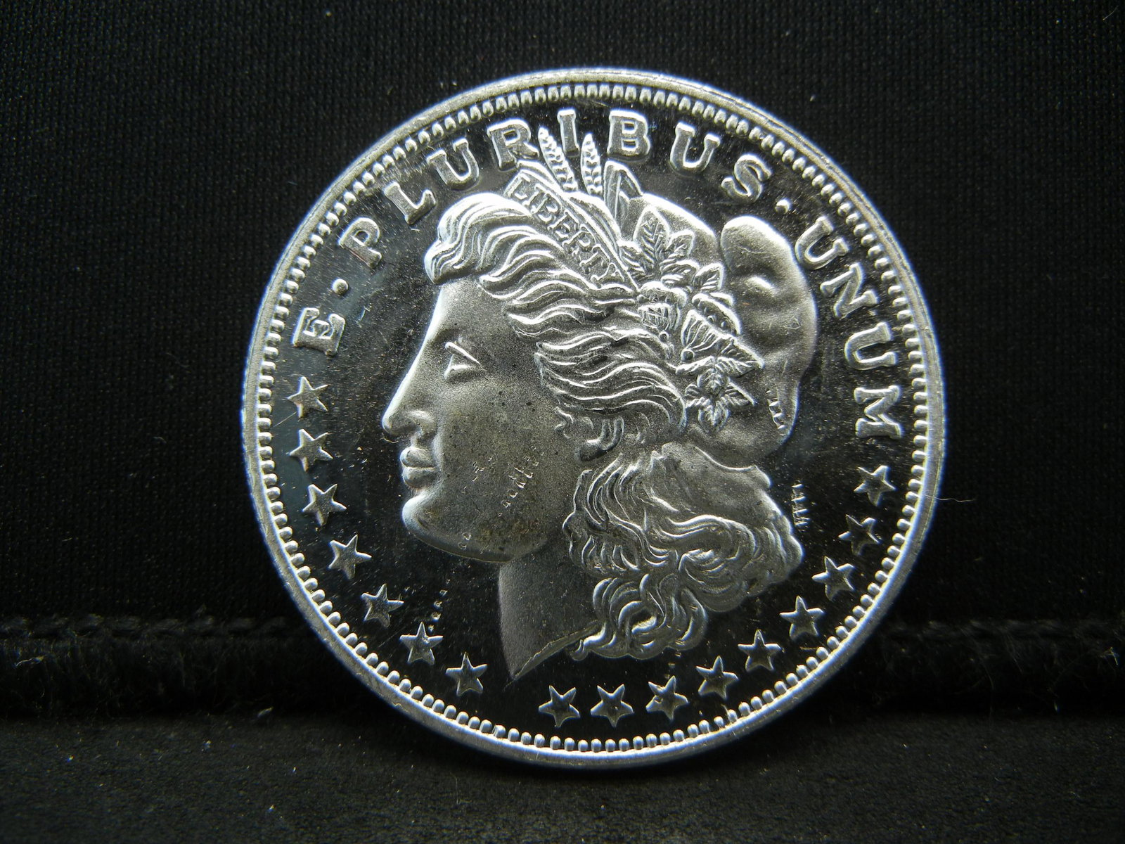 .999 Fine Silver Round Morgan: .999 Fine Silver Round Morgan