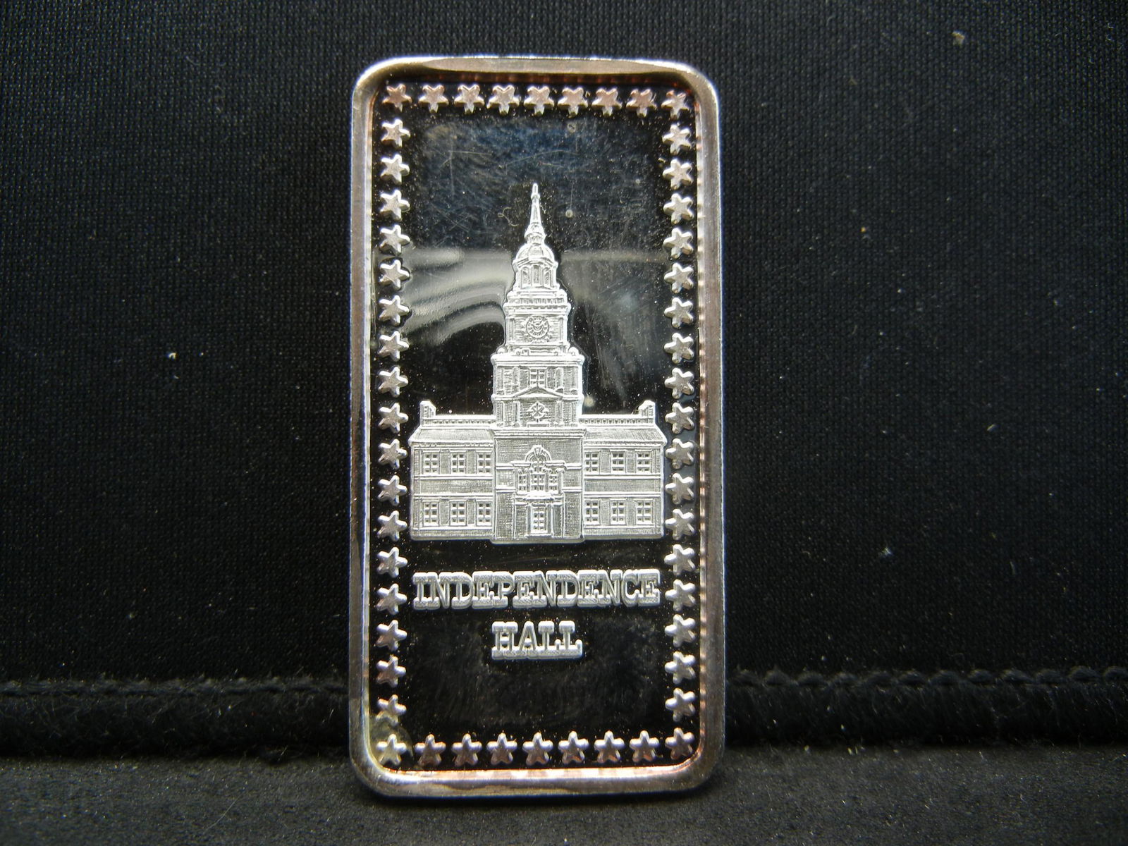 1 Troy ounce Silver Bar Independence Hall (1 of 2)