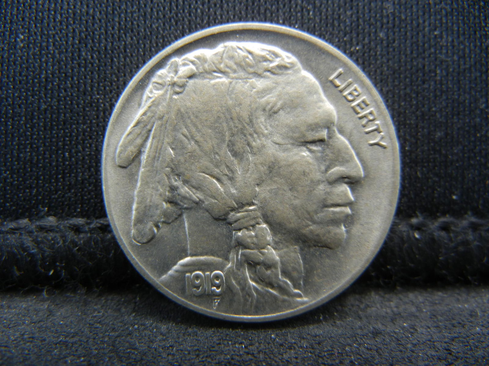1919 Buffalo Nickel GEM BU Nice (1 of 2)