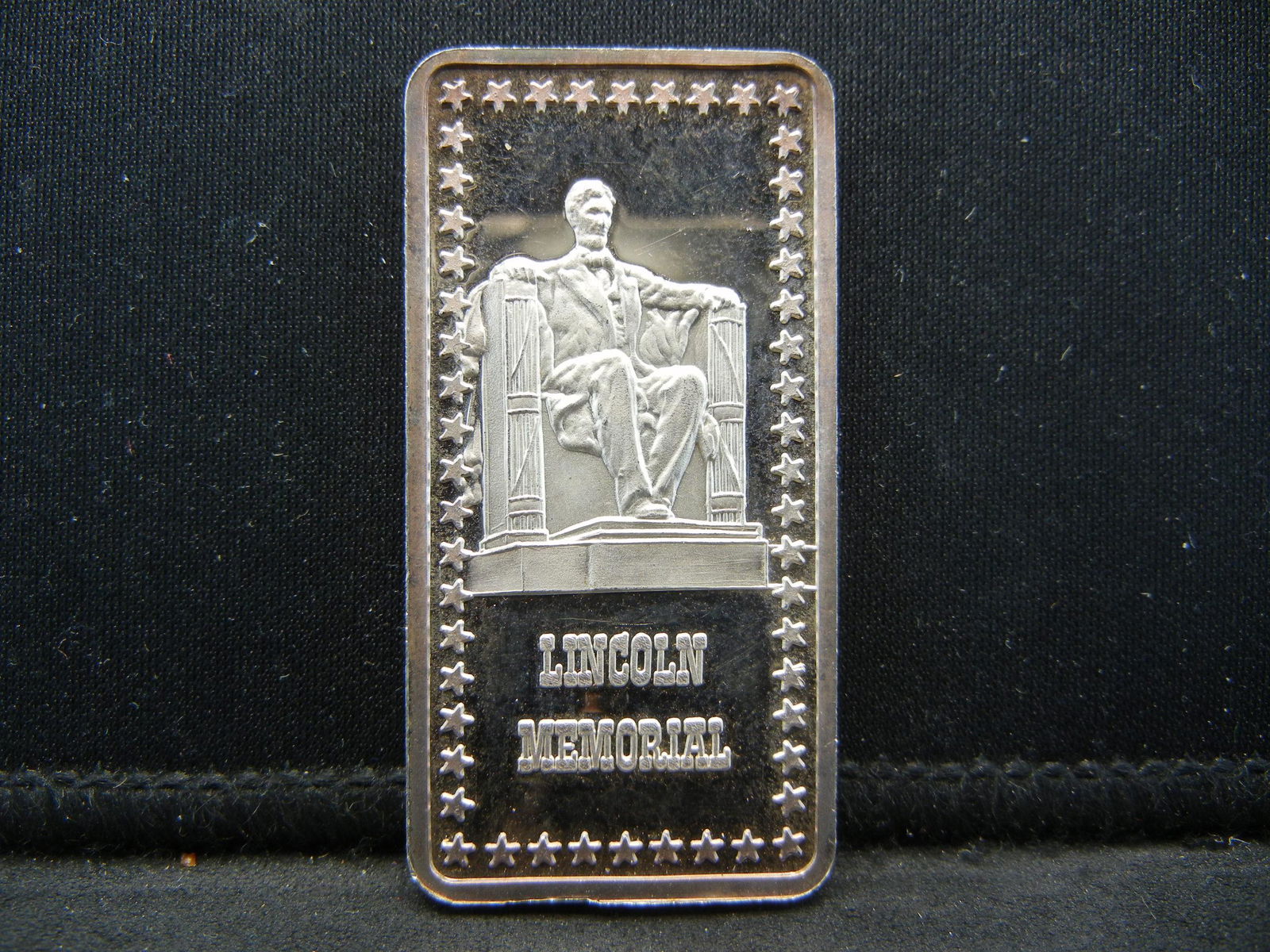 1 Troy Ounce Silver Bar Lincoln Memorial (1 of 2)