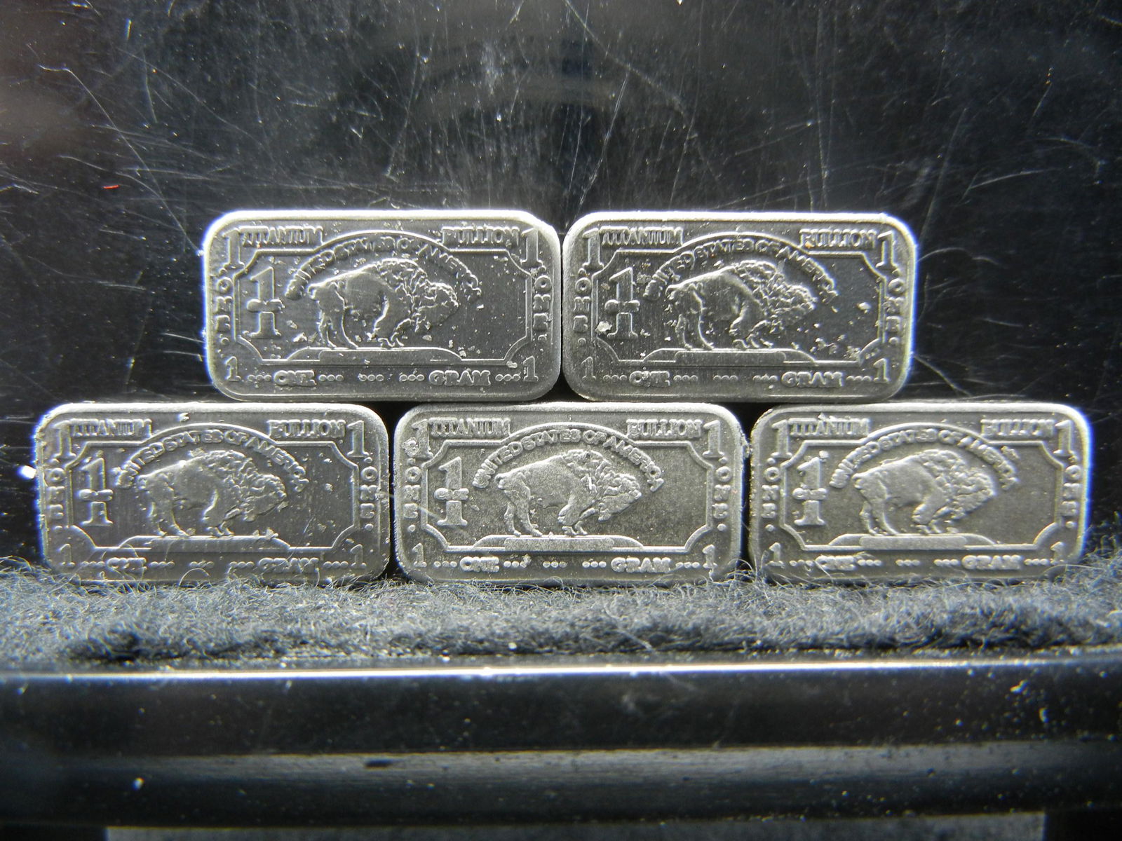(5) One Gram Titanium Bullion Bar (1 of 2)