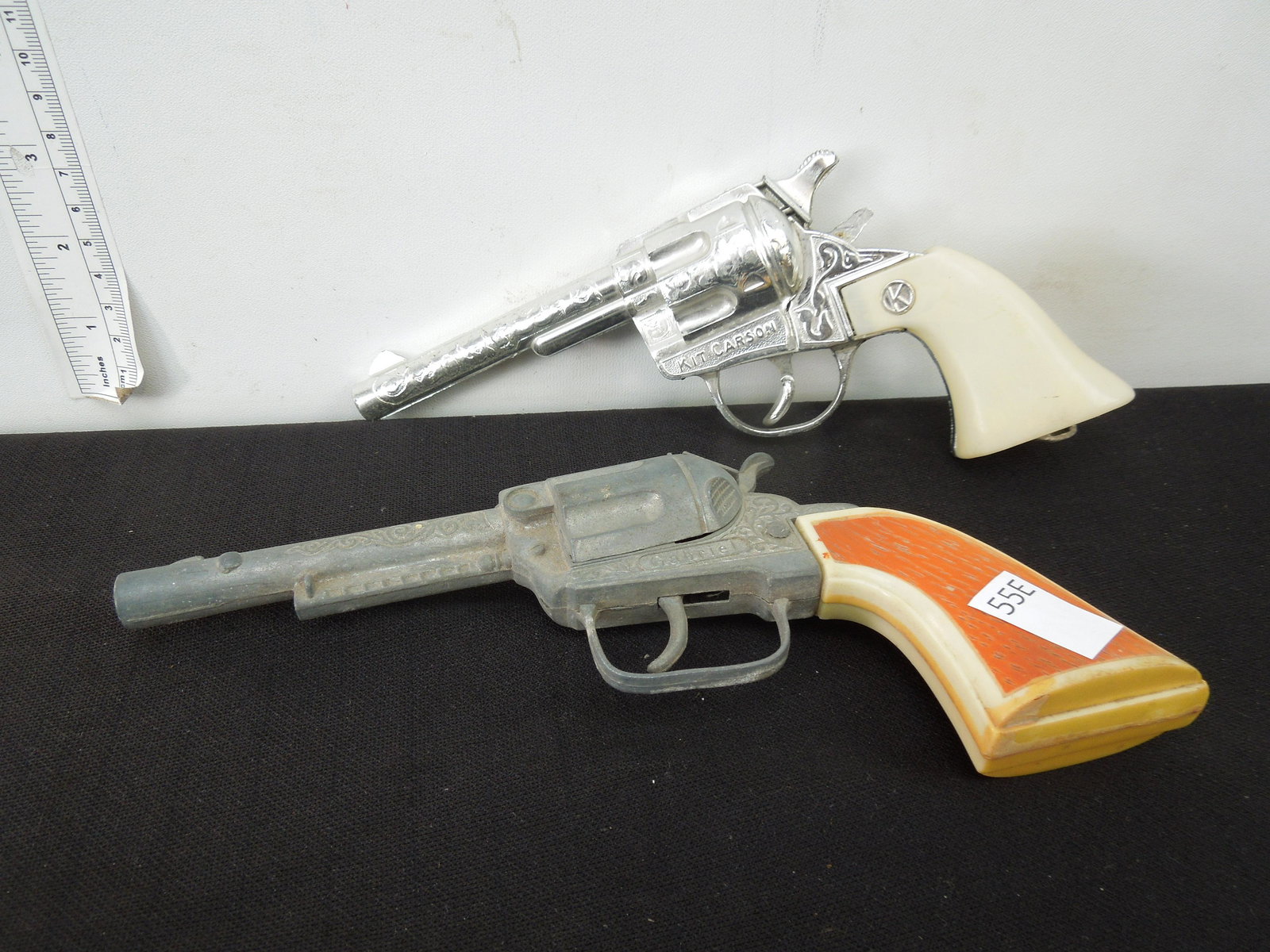 Two Vintage Cap Guns Kit Carson and Gabriel (1 of 4)