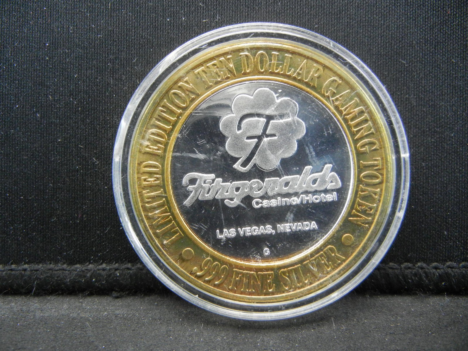 Fitzgerald’s Casino Las Vegas $10 (.999) silver: Fitzgerald’s Casino Las Vegas $10 (.999) silver gambling token.
