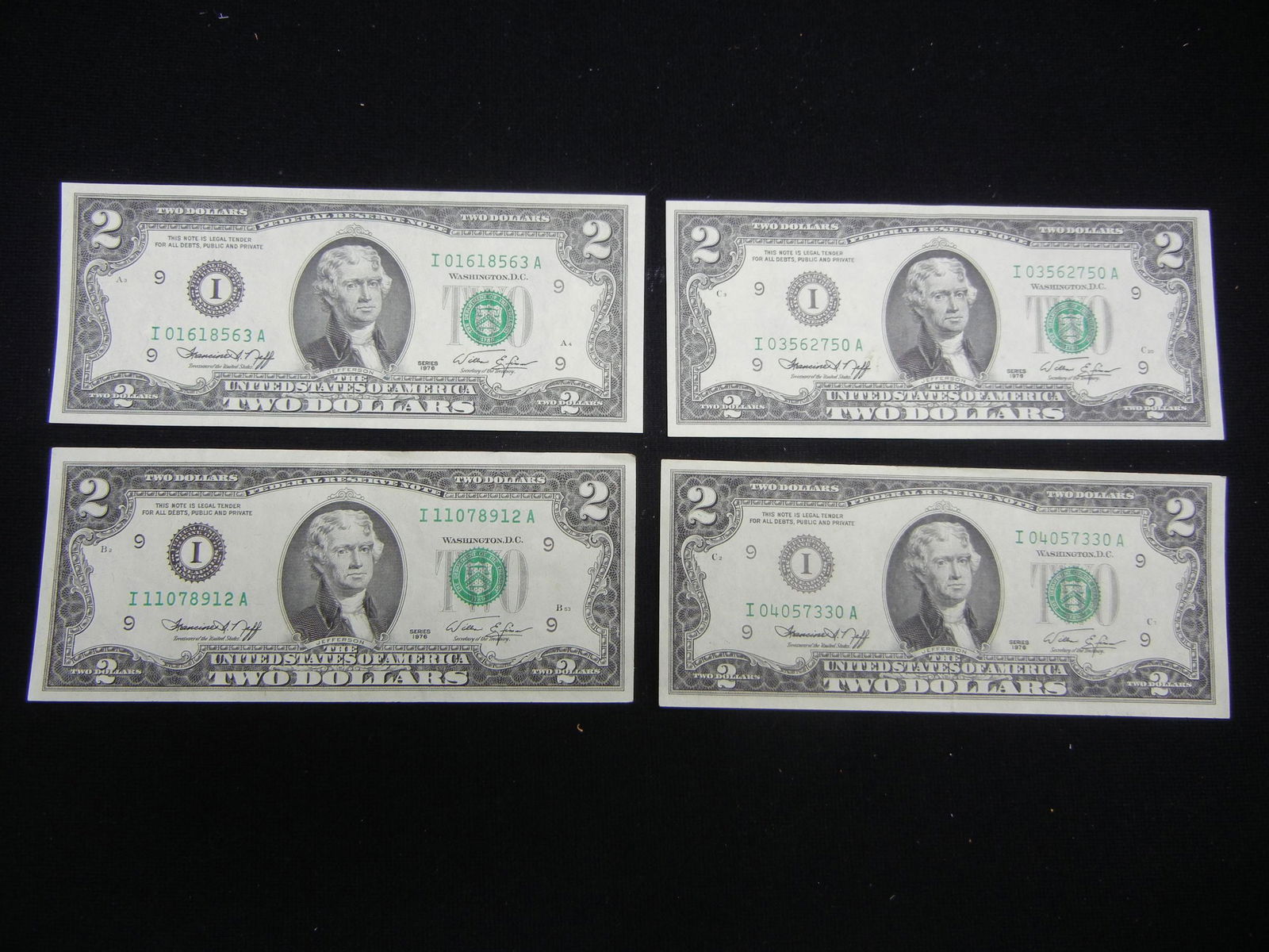 (4) 1976 Two Dollar Bills, Uncirculated: (4) 1976 Two Dollar Bills, Uncirculated