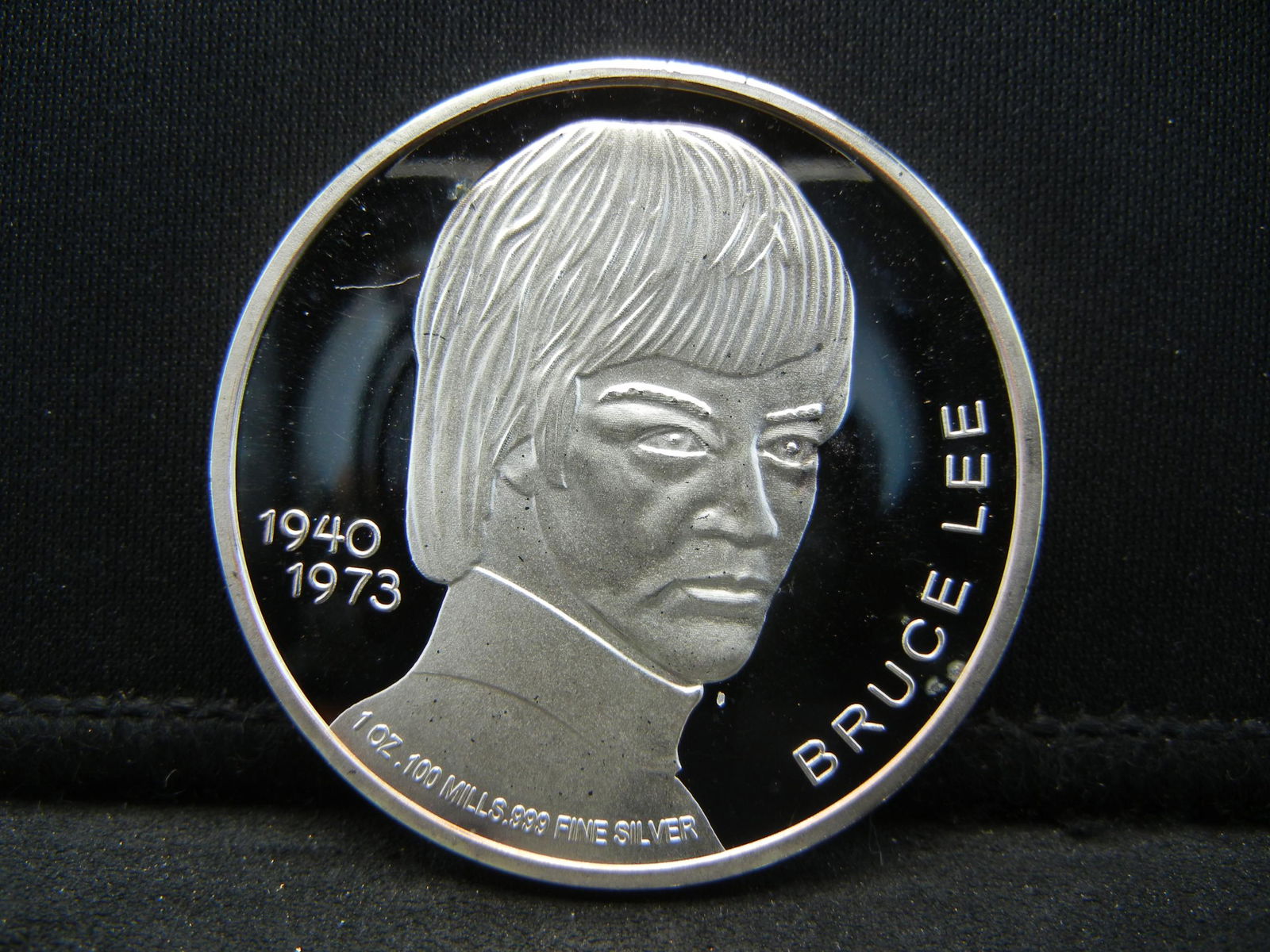 Clad Bruce Lee 1oz 100 Mills Fine Silver Collector (1 of 2)