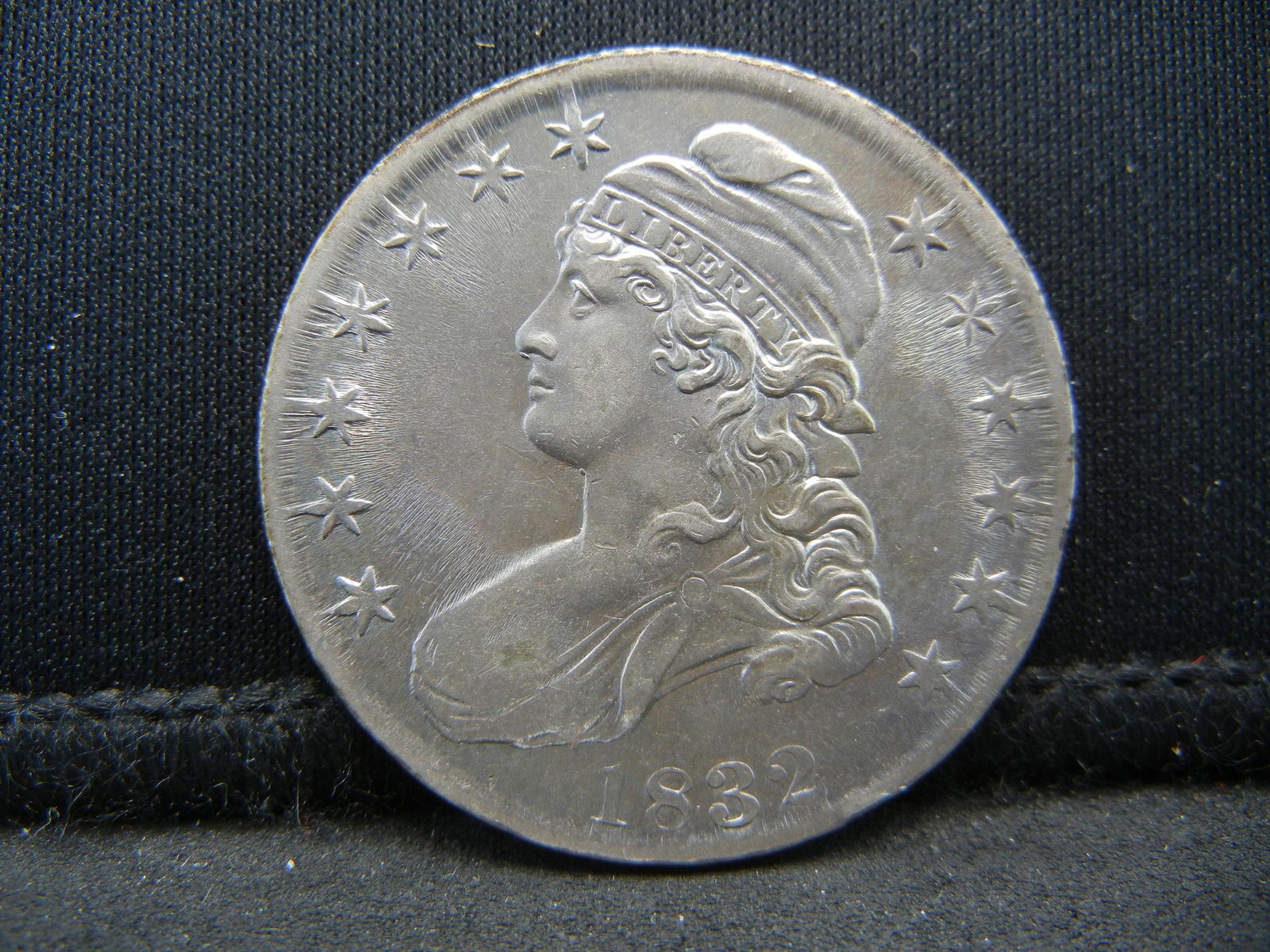 1832 Capped Bust Half Dollar CH BU (1 of 3)
