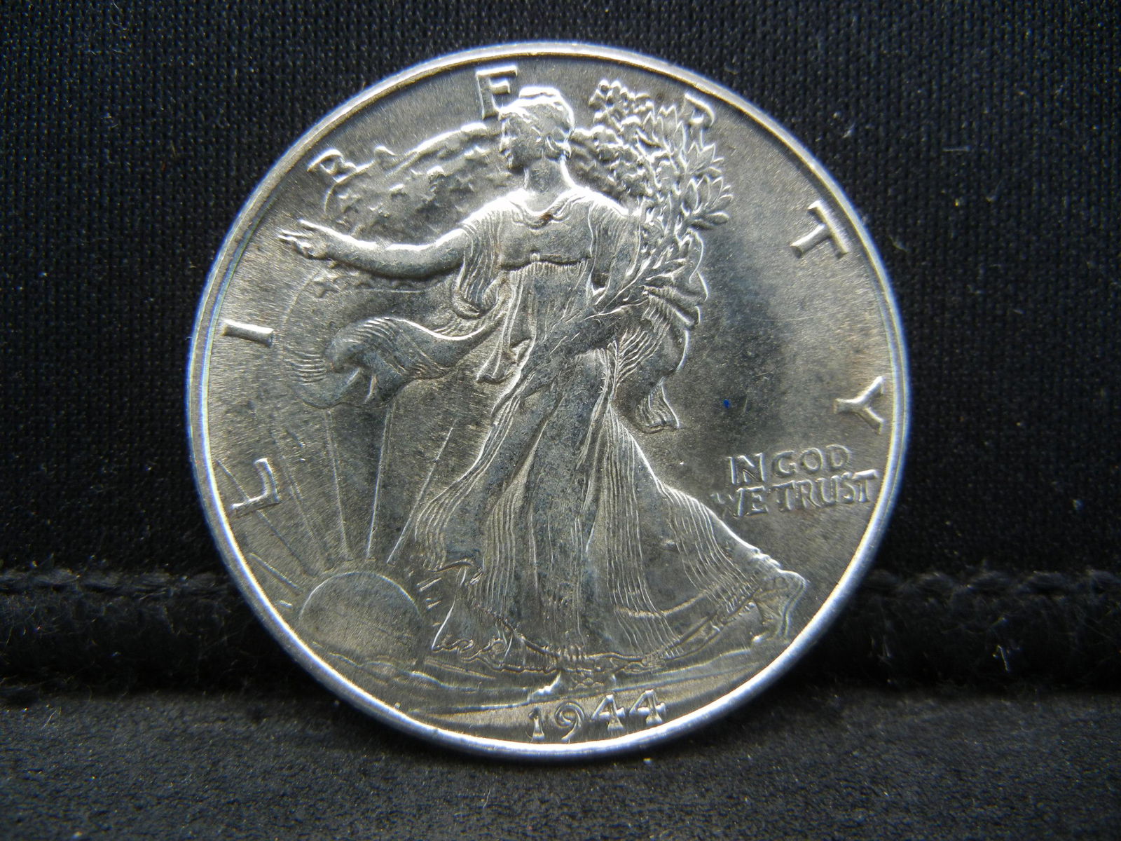 1944 Walking Liberty CH BU+ Nice (1 of 2)