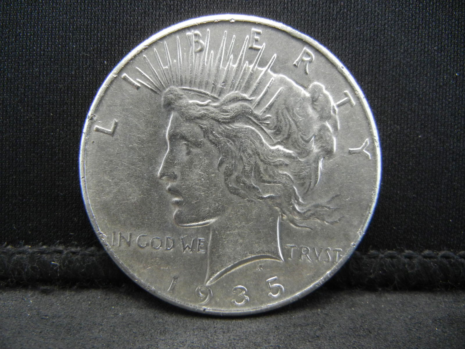 1935 Peace Dollar CH BU Better Date (1 of 2)