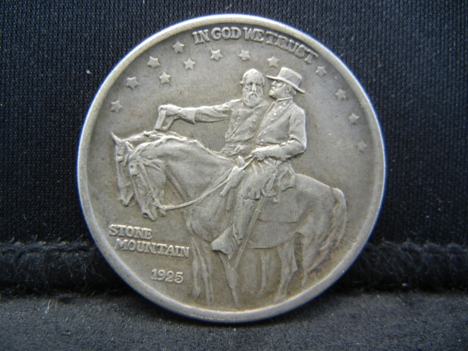1925 Stone Mountain Half Dollar Commem (1 of 2)
