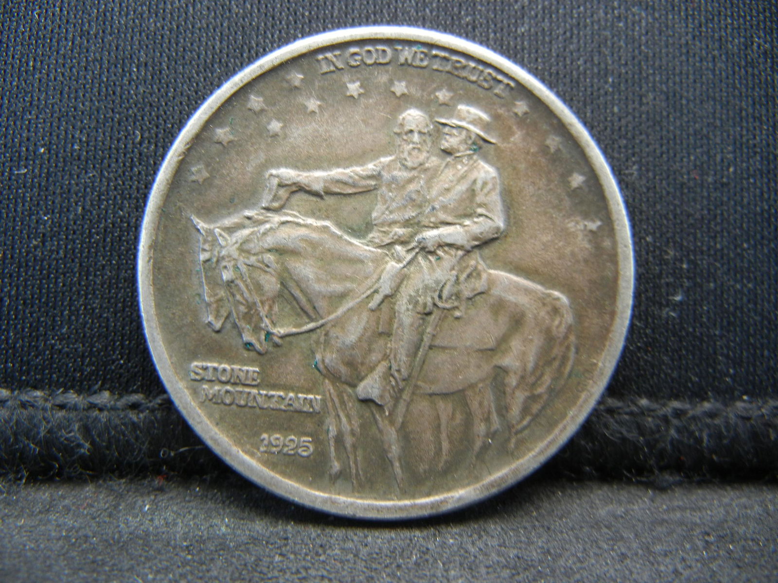1925 Stone Mountain Half Dollar Commem (1 of 2)