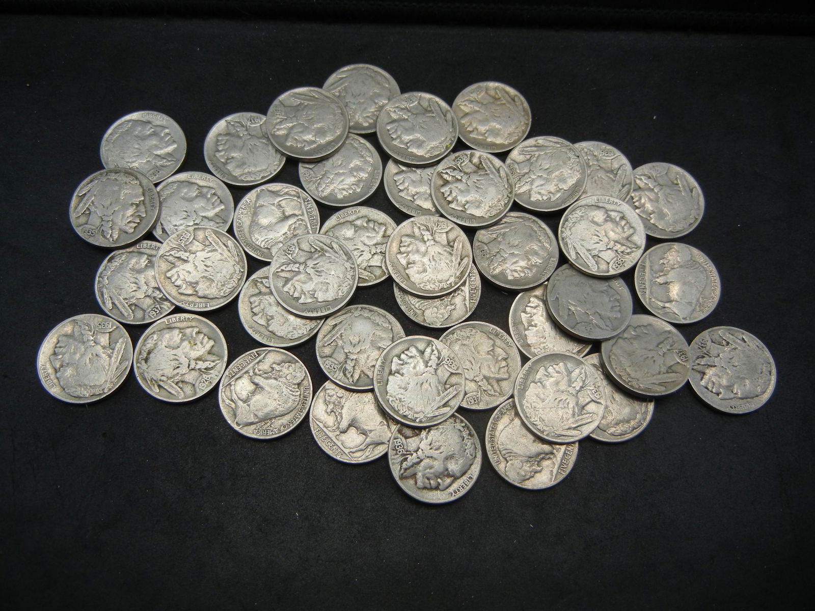 (40) Part Date Buffalo Nickels.  Nice older mix. (1 of 4)