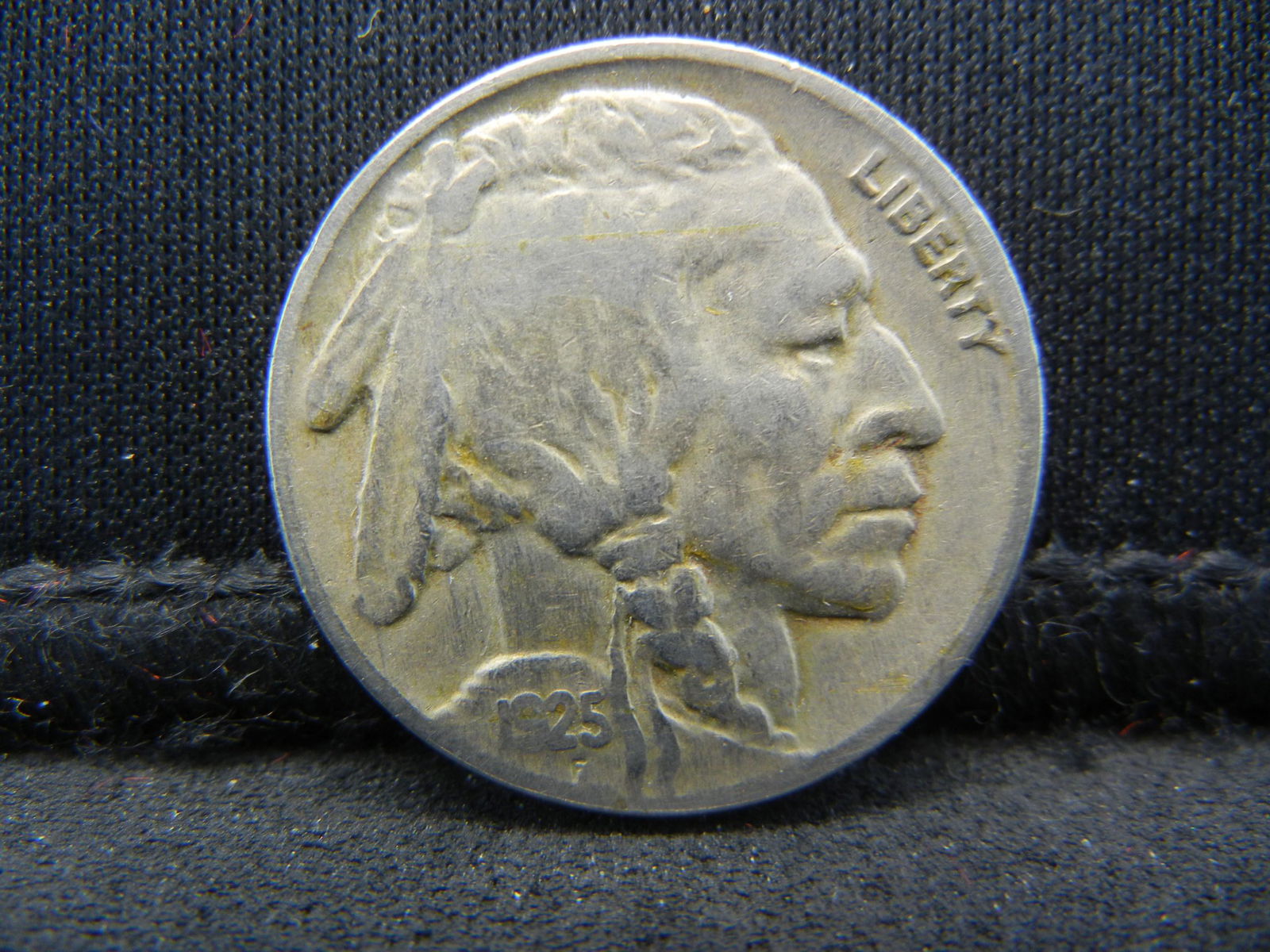 1925 United States Buffalo Head Indian Nickel (1 of 2)