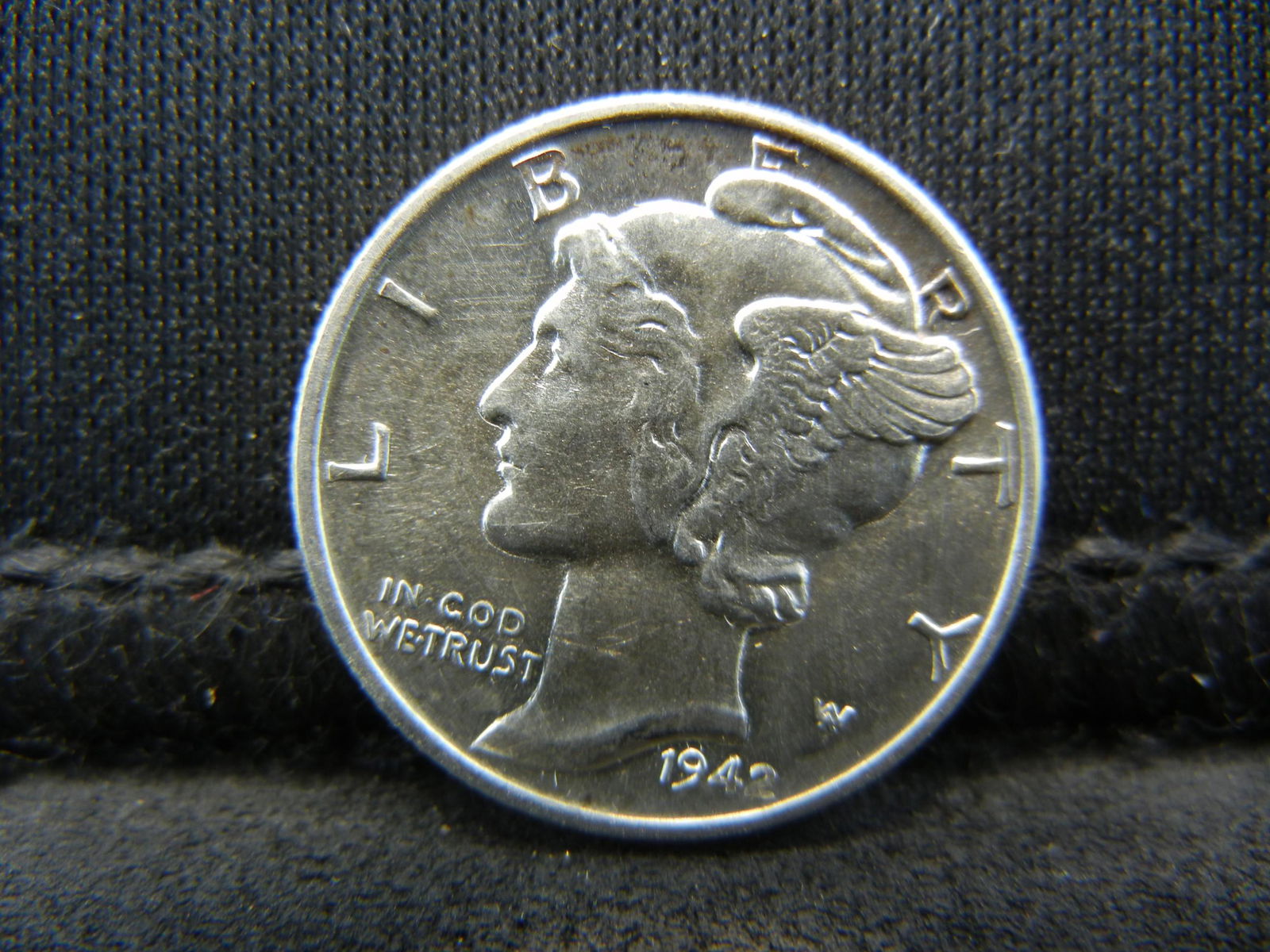 1942 Choice BU Mercury Dime (1 of 2)