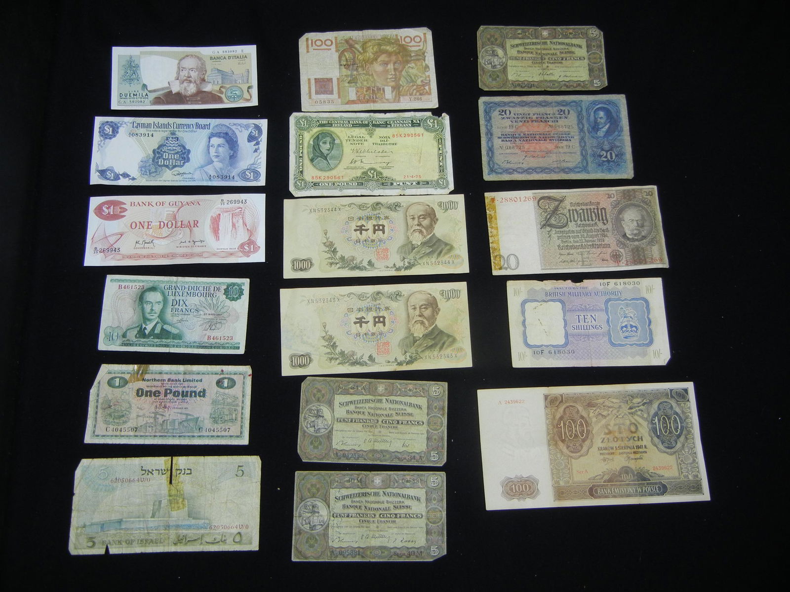 17 Pieces Vintage Foreign currency (1 of 10)