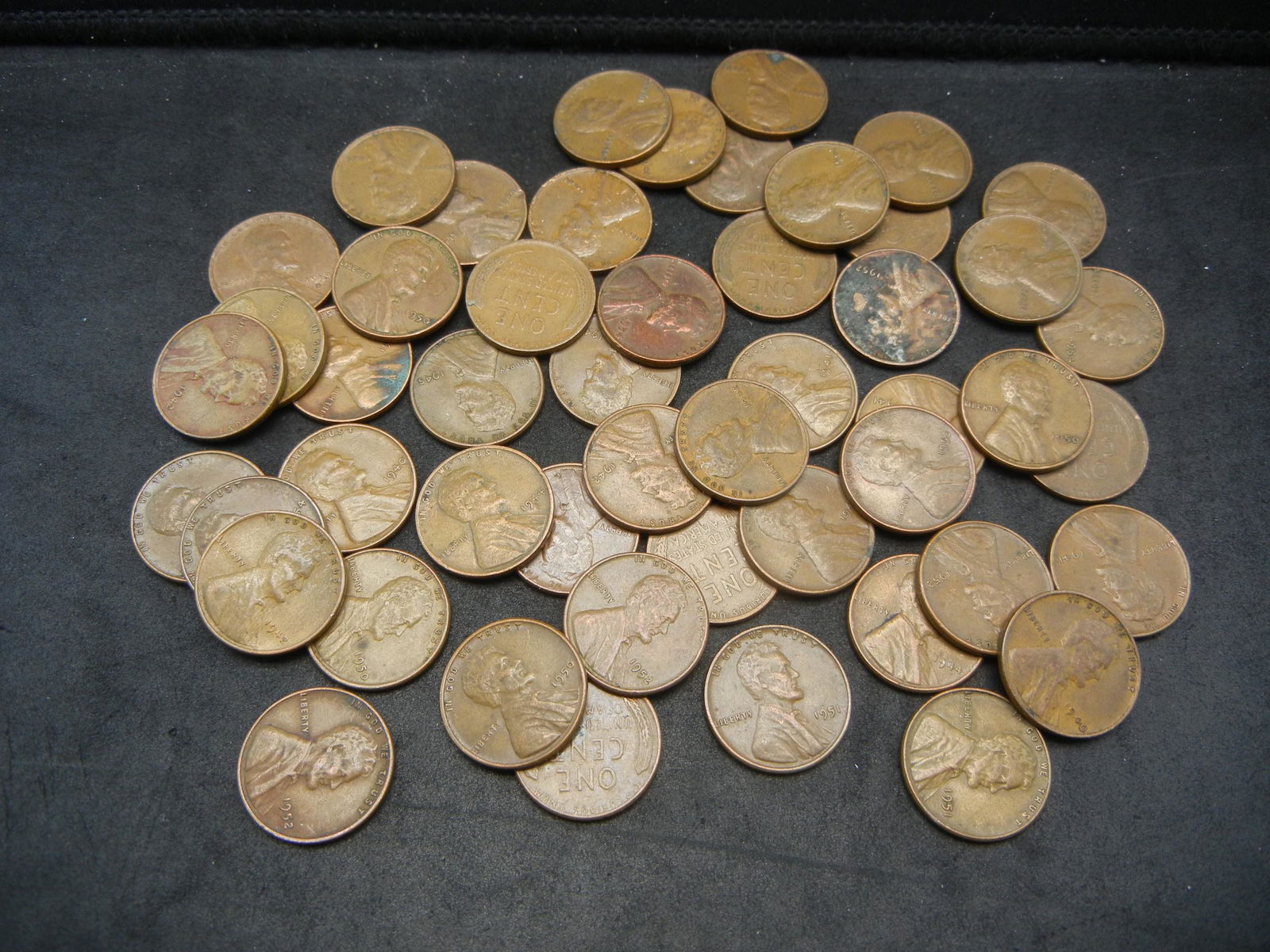 Lot of Wheat Cents, Mixed Dates (1 of 3)