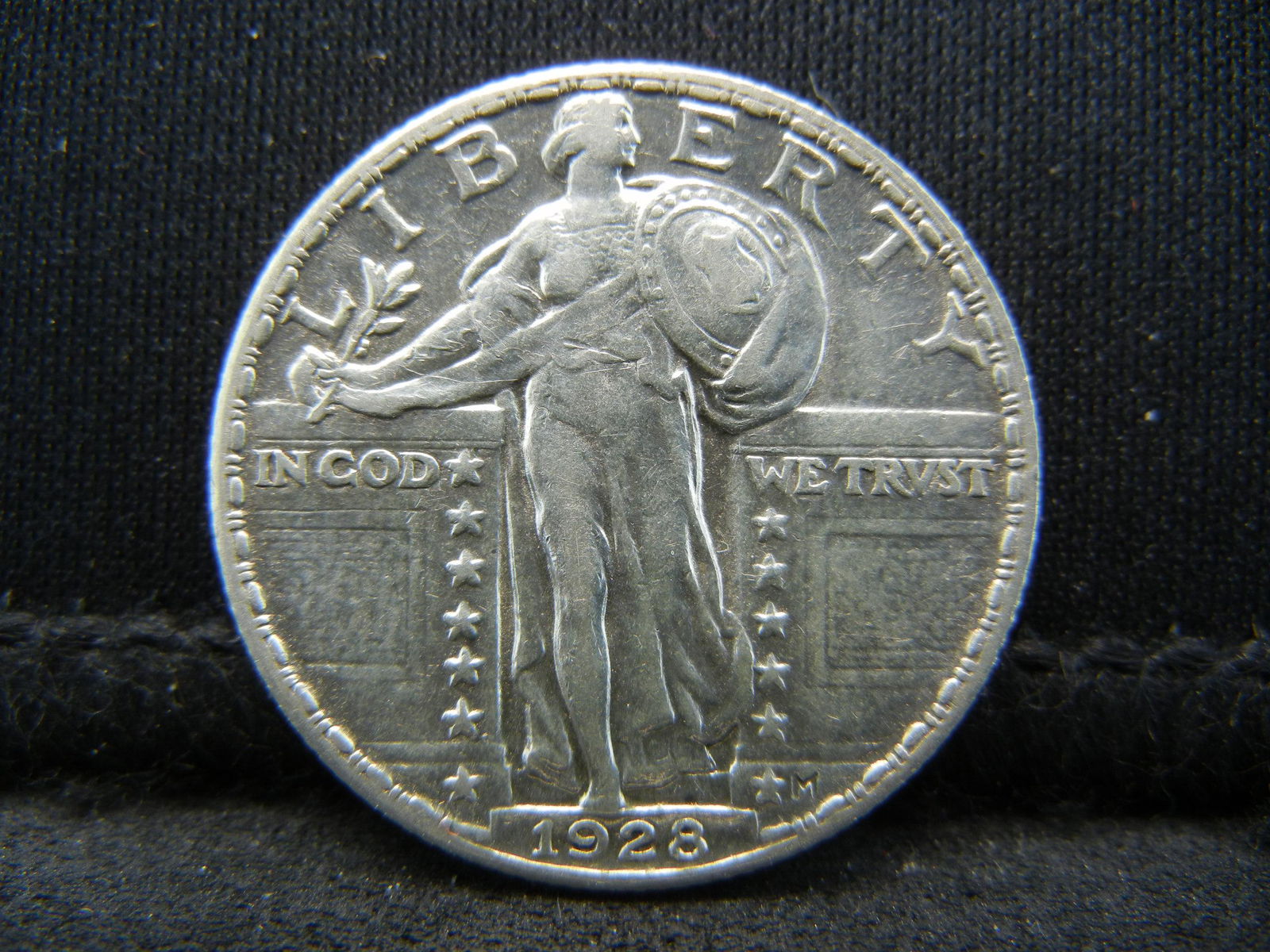 1928 Standing Liberty Quarter AU (1 of 2)