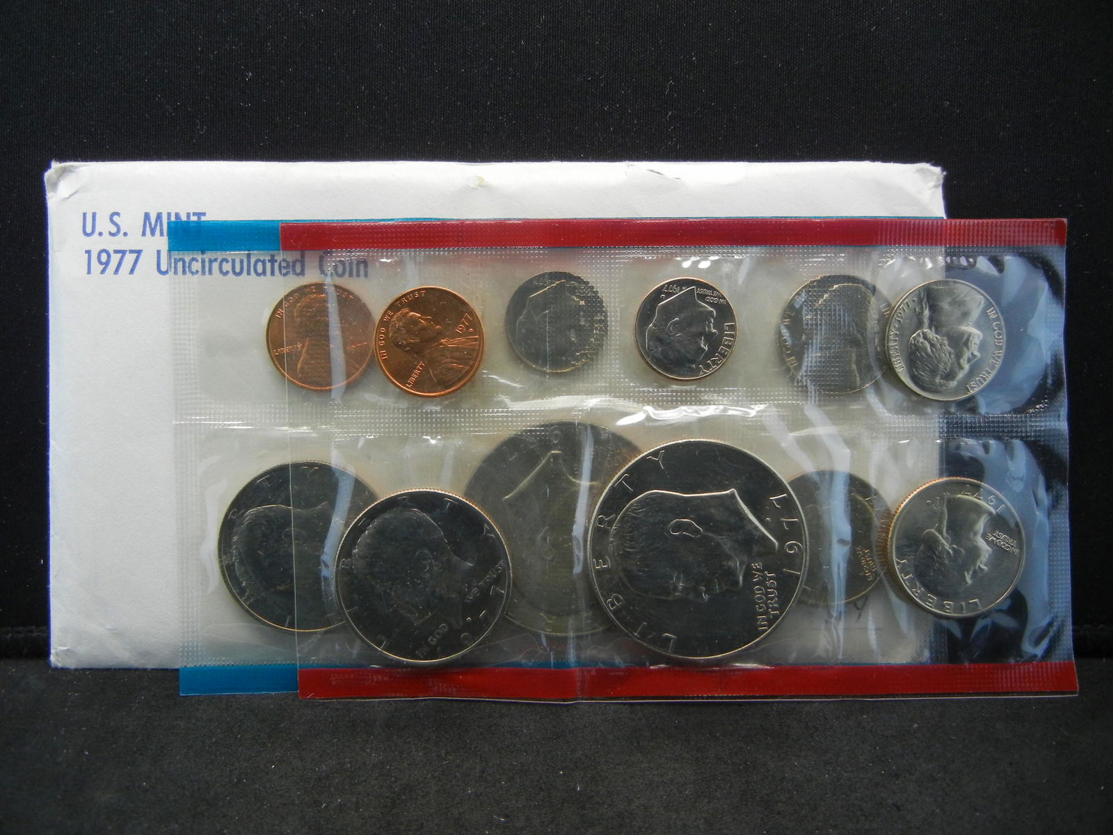 1977 US Mint P&D Uncirculated Coin Set - Eisenhower $'s (1 of 5)