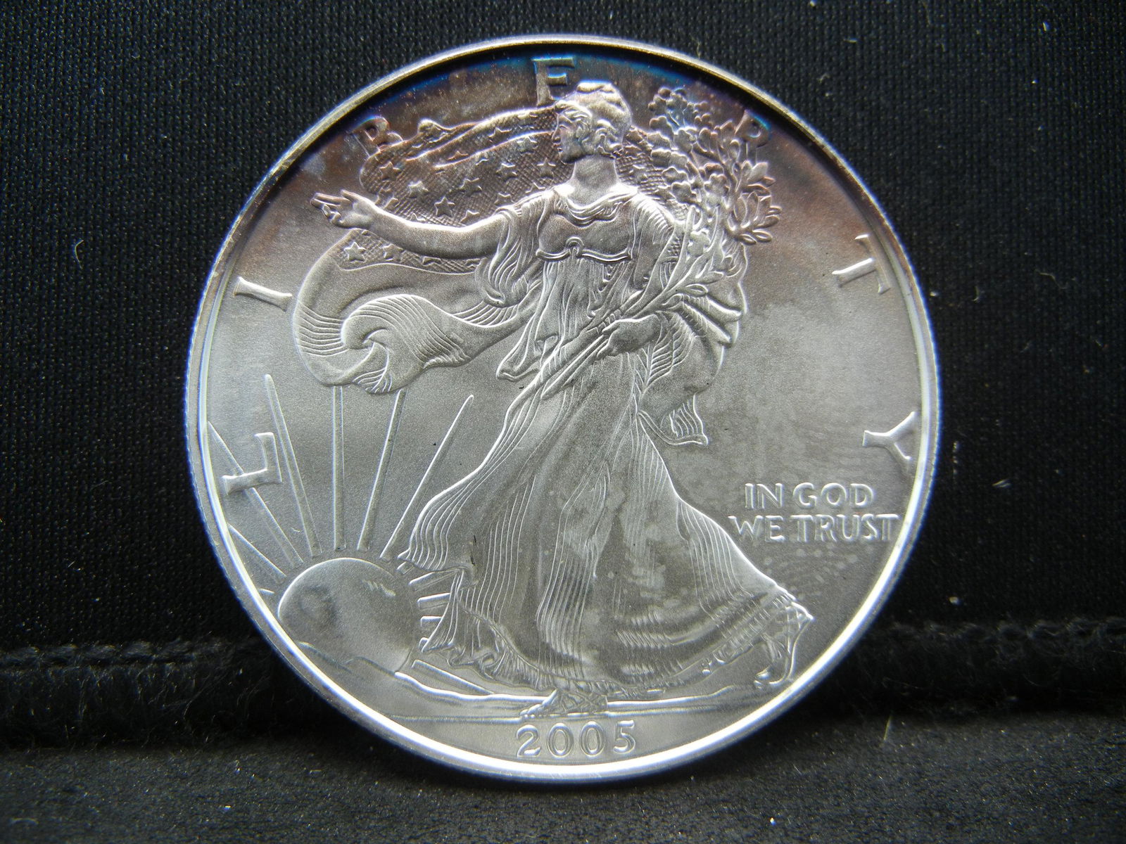 2005 American Silver Eagle Gem BU Awesome Colors! (1 of 2)