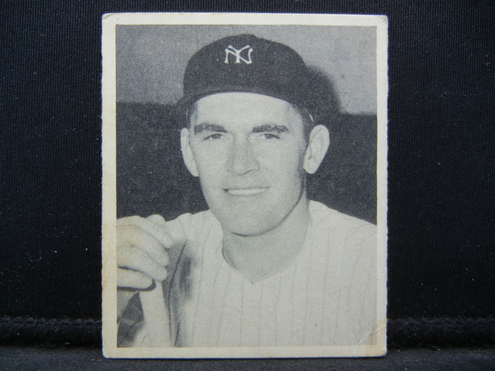 1948 Bowman #11 Johnny Lindell (1 of 2)
