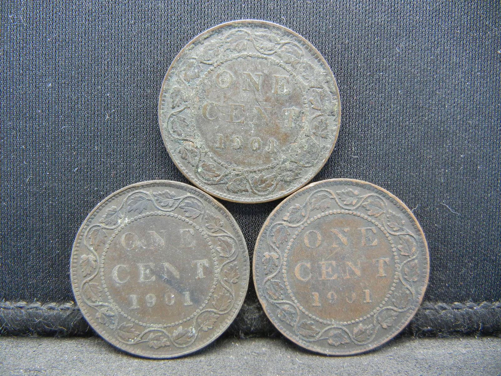 (3)-1901 CANADIAN ONE CENTS (1 of 2)