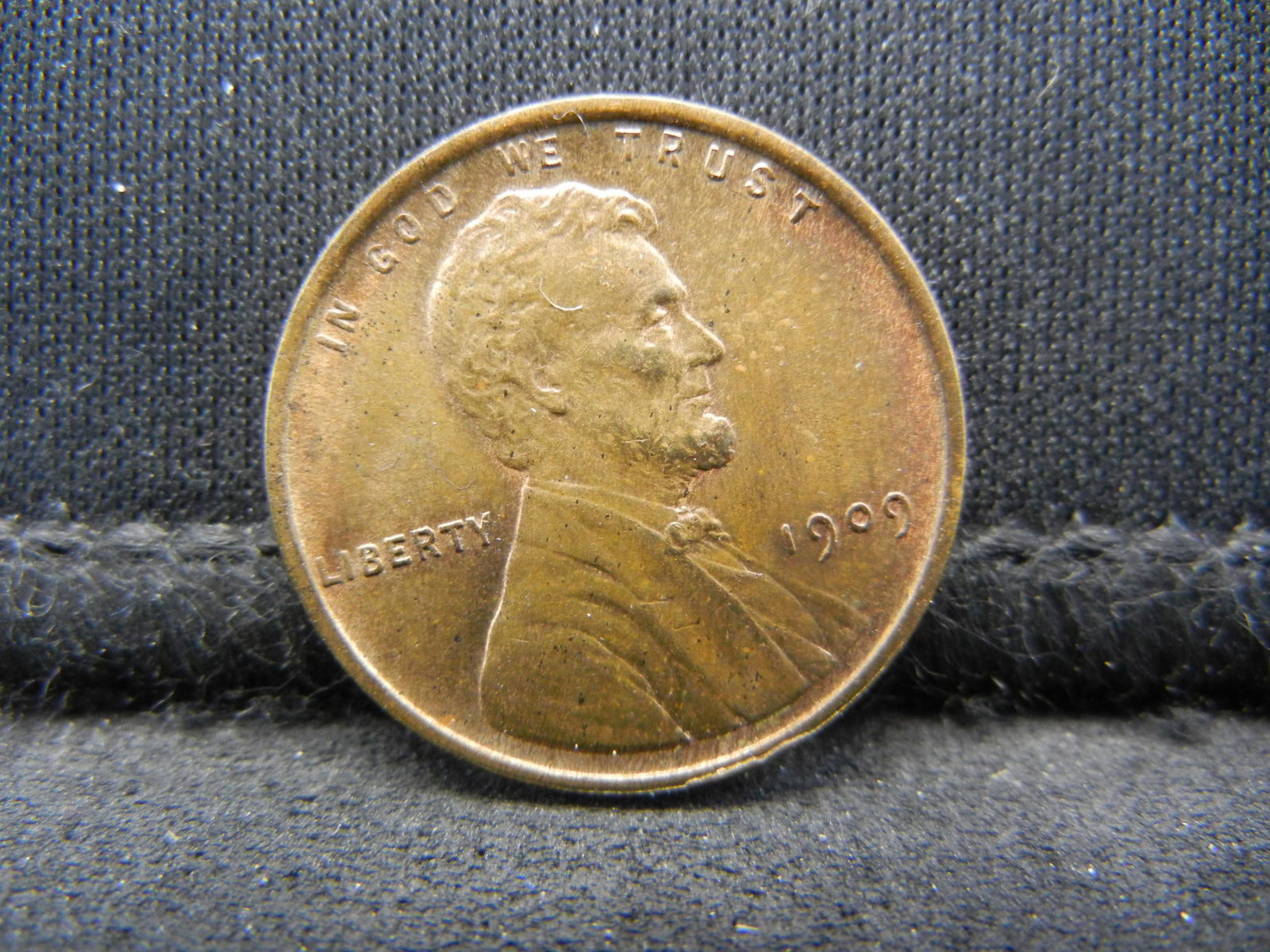1909 Red Brown Uncirculated Lincoln Head Cent. (1 of 2)