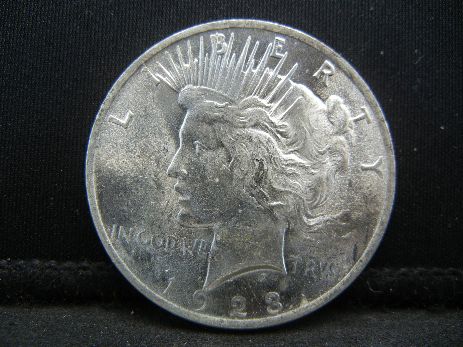 1923 Peace Dollar Crisp BU (1 of 2)