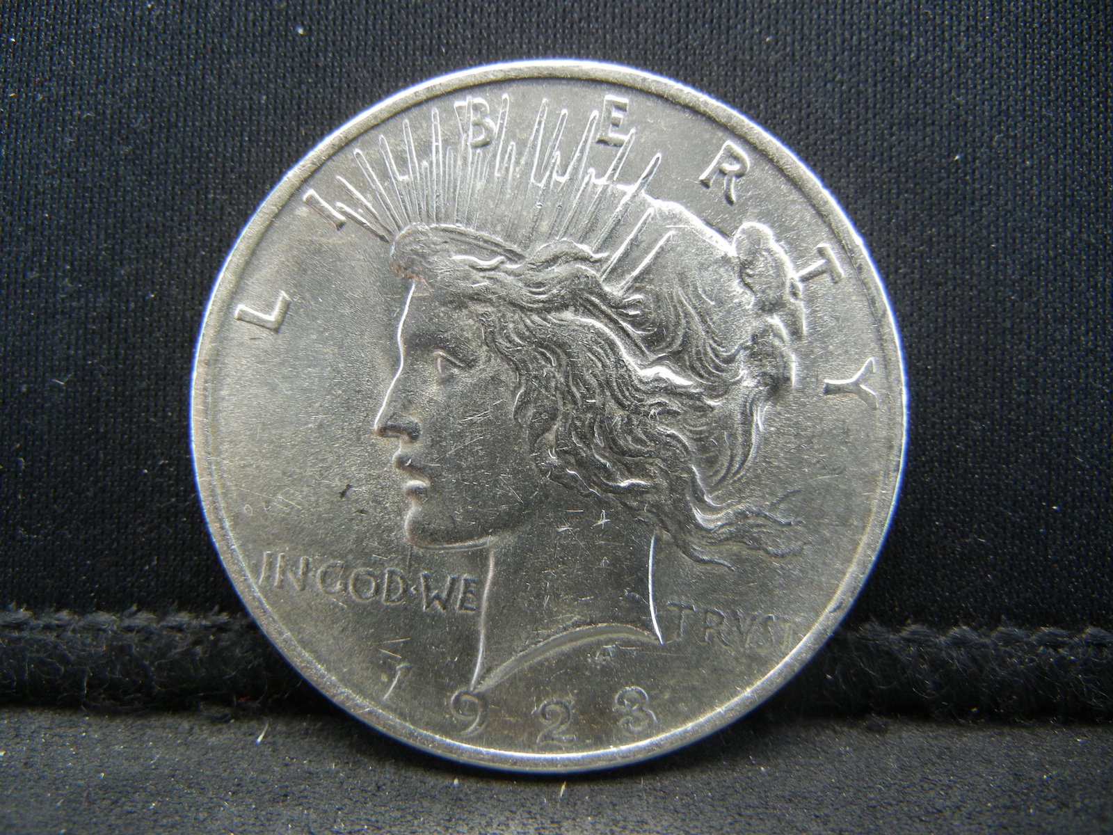 1923 Peace Dollar Crisp BU (1 of 2)